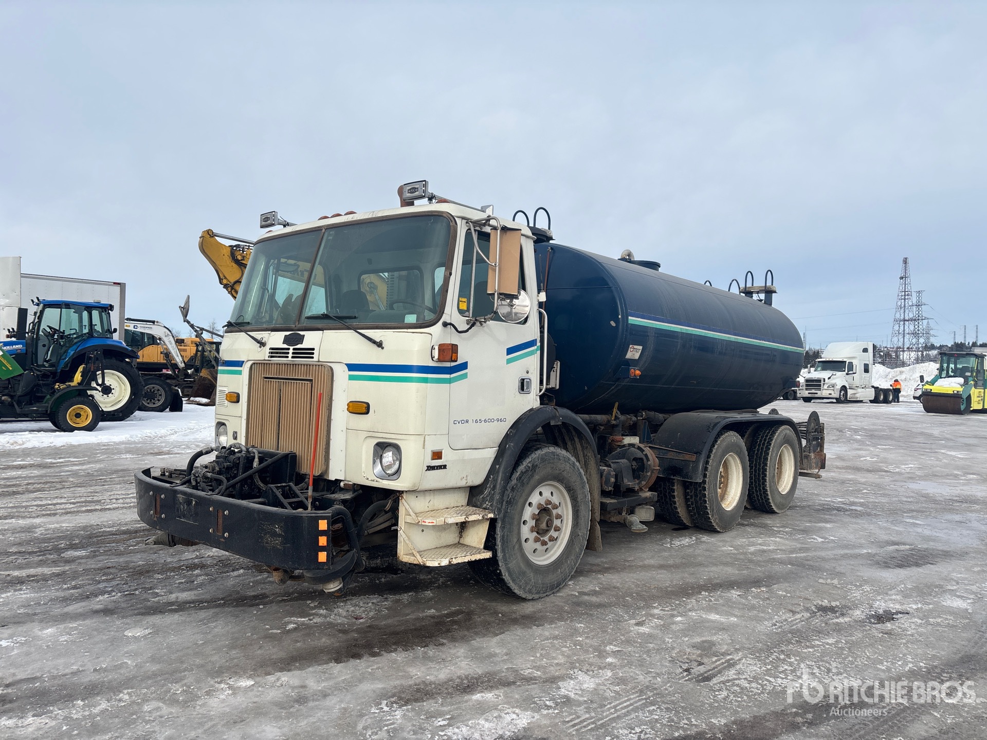 General Appearance with Foto, angolo anteriore sinistro