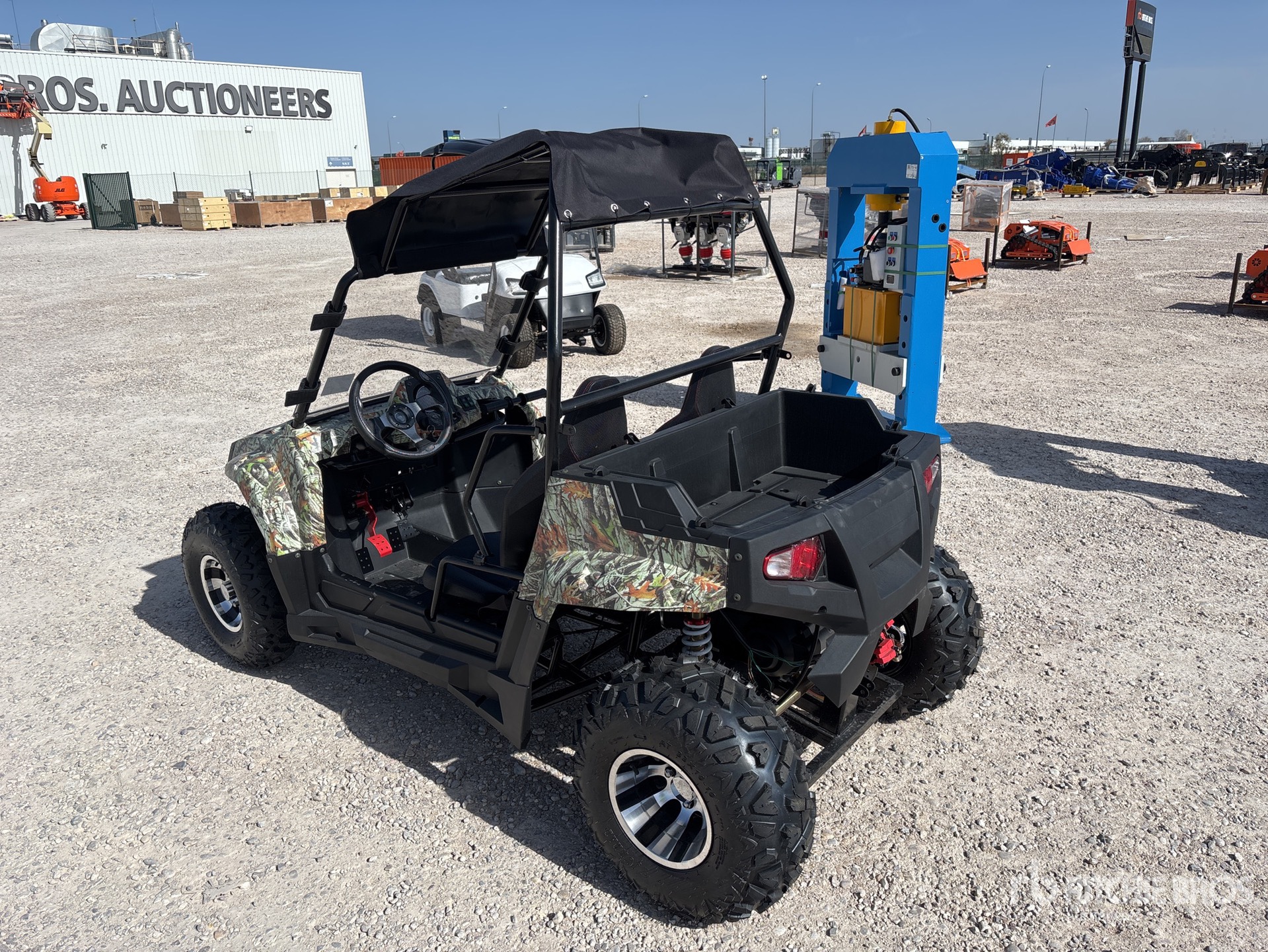 General Appearance with Picture, Right Front Corner