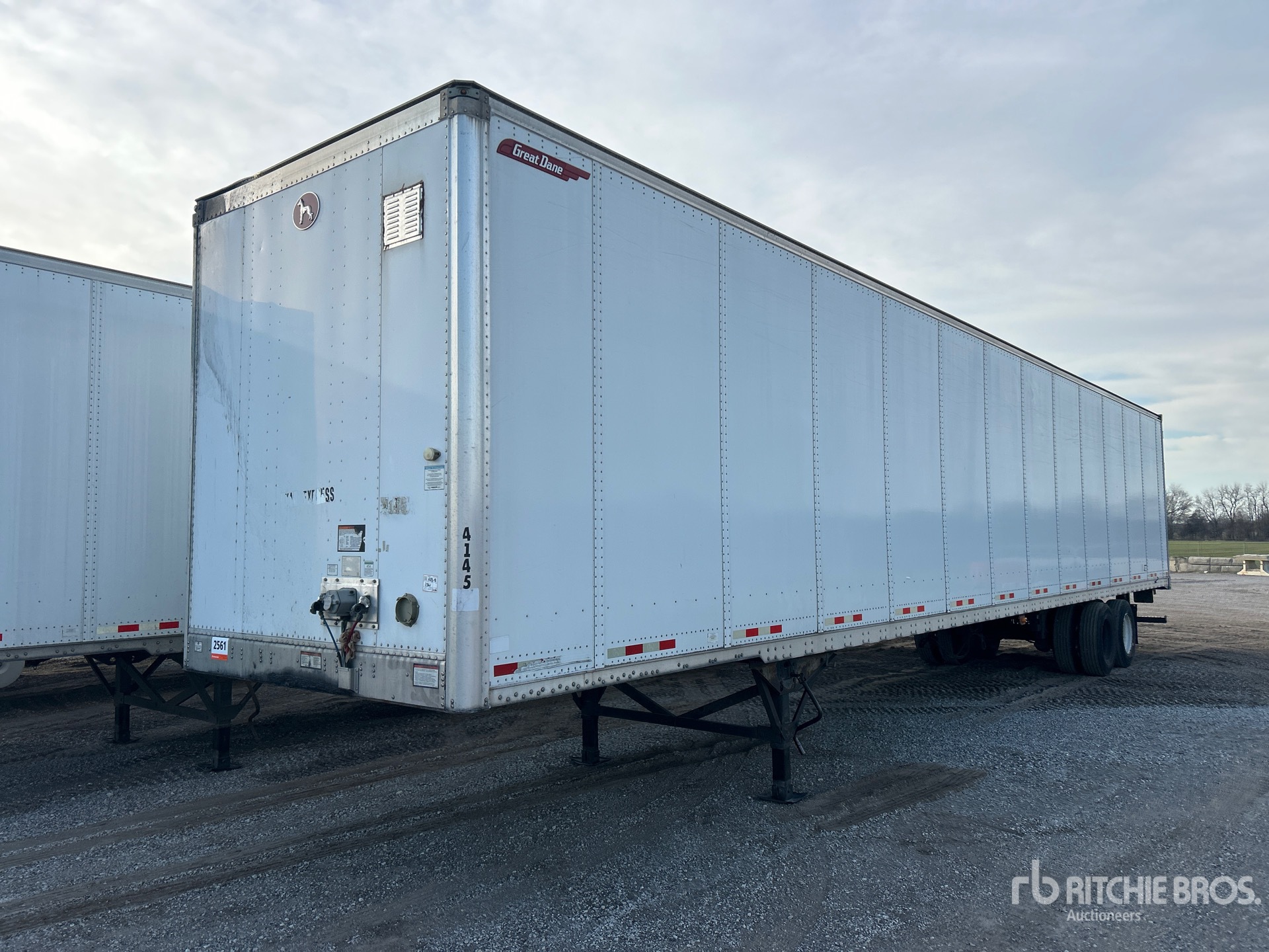 General Appearance with Bild, Ecke vorne links