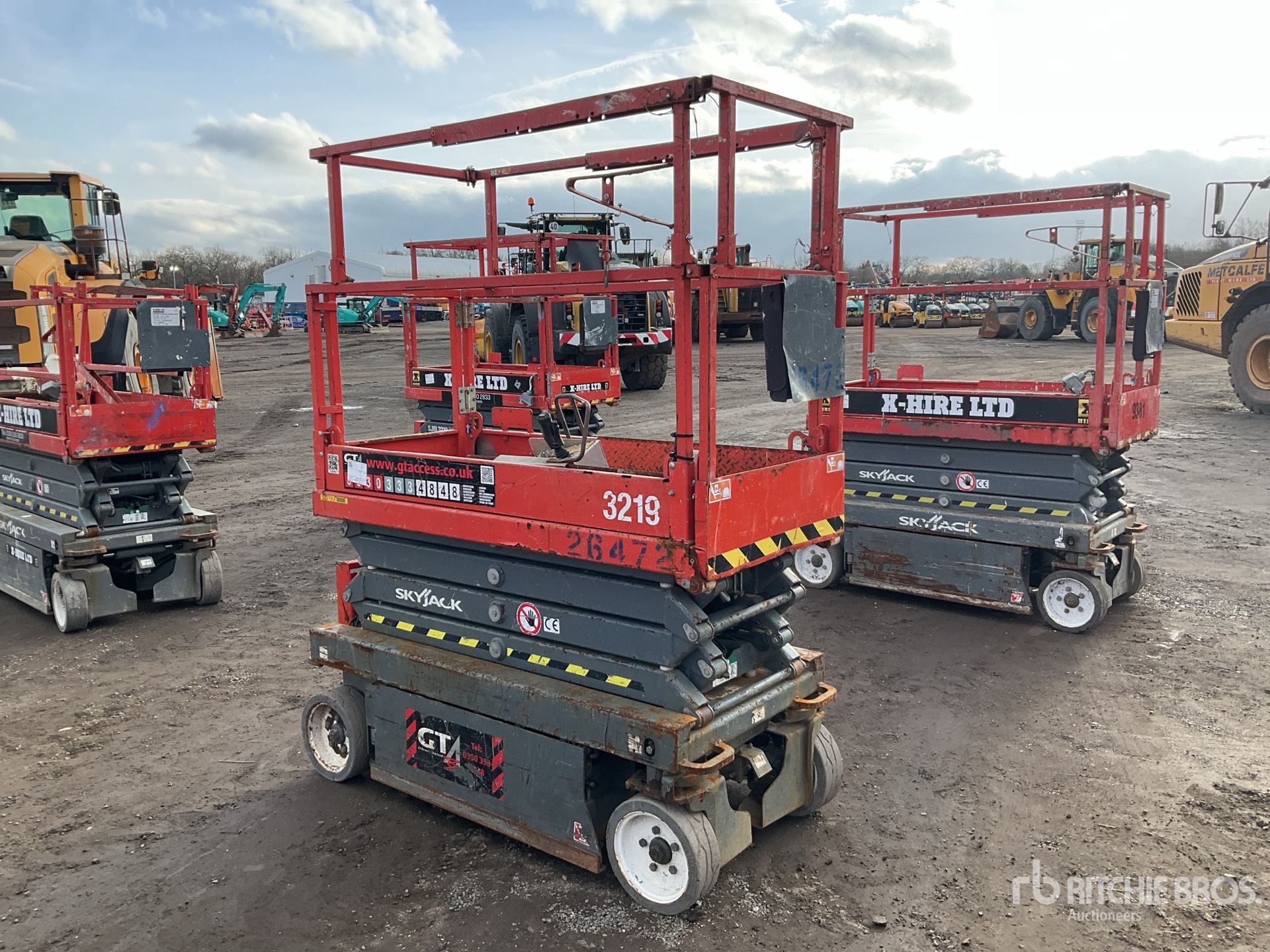 General Appearance with Picture, Right Front Corner