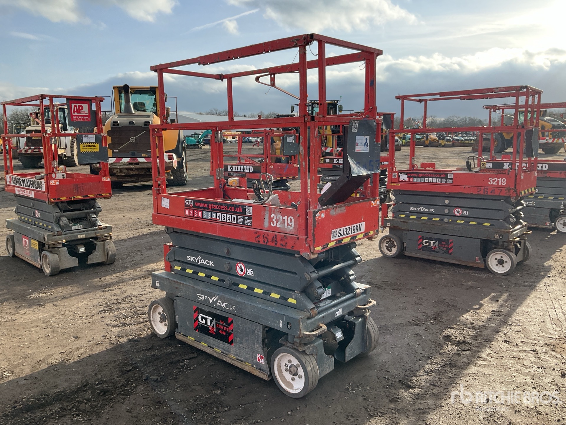 General Appearance with Picture, Right Front Corner