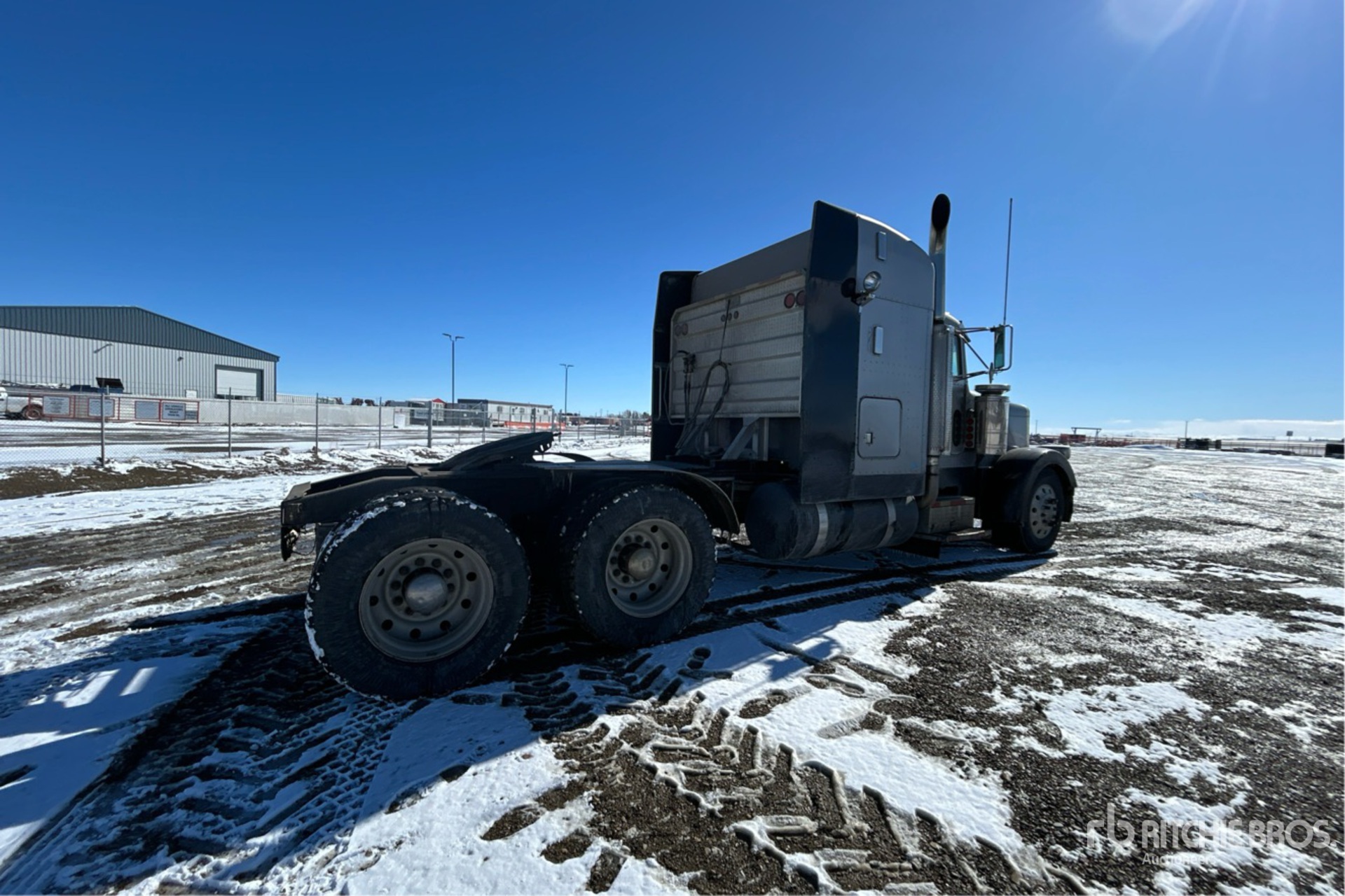 General Appearance with Imagen: esquina trasera derecha