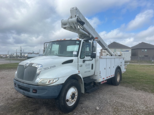 Altec TA41M 40 ft on 2007 International 4200 vt365 4x2 Bucket Truck