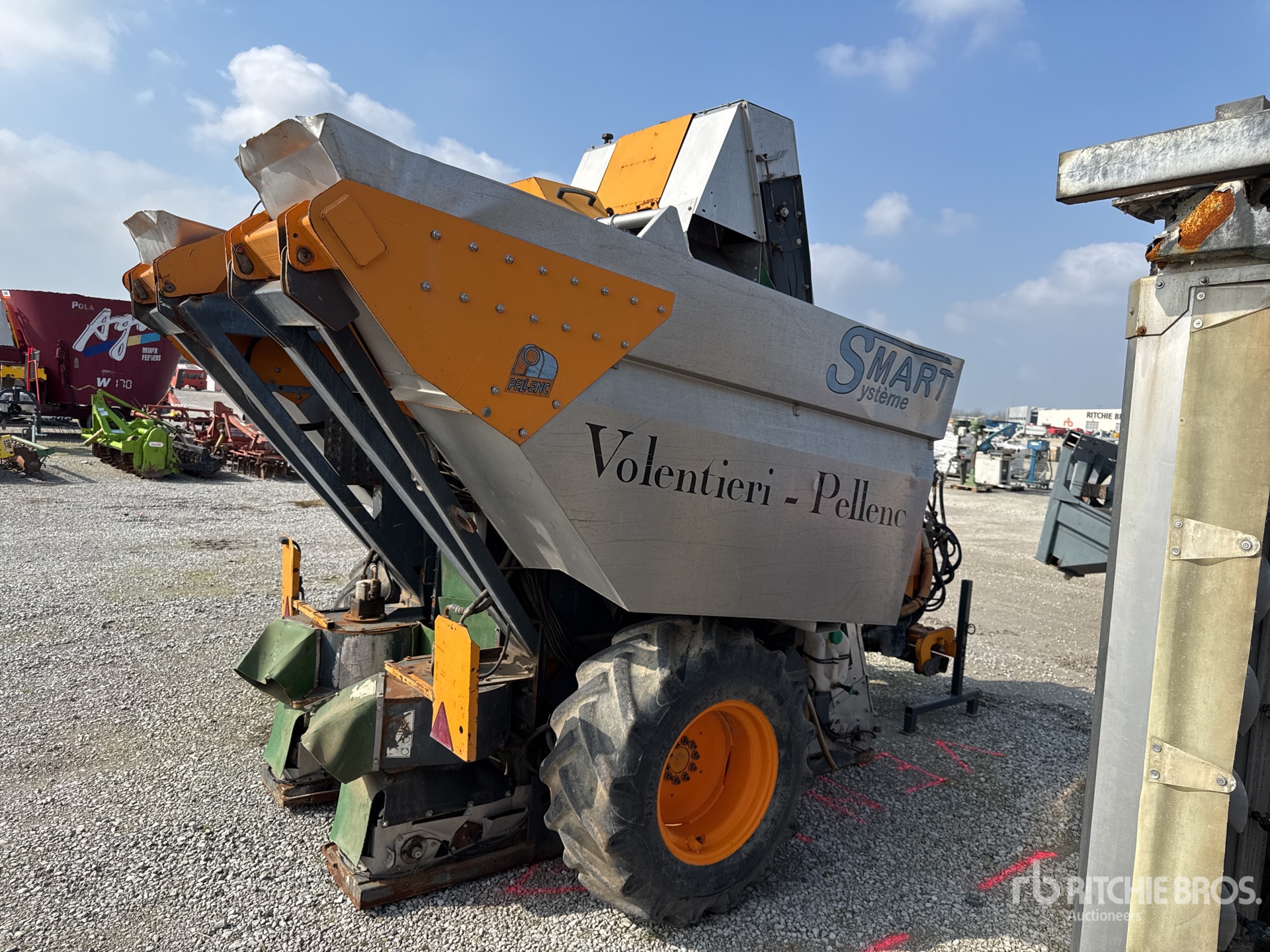 General Appearance with Bild, Ecke hinten rechts