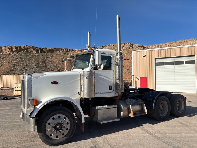 2006 Peterbilt 378 6x4 T/A Day Cab Truck Tractor