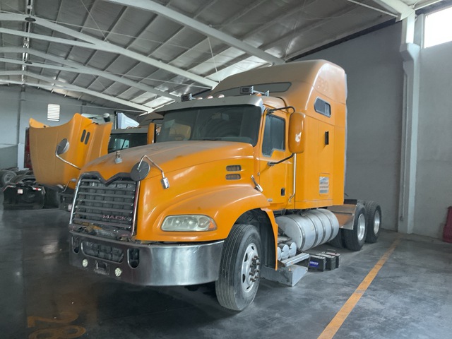 2017 Mack MP8 6x4 Automatic transmission / T/A Sleeper Truck Tractor