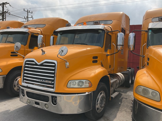 2017 Mack CXU613 Tri/A Sleeper Truck Tractor