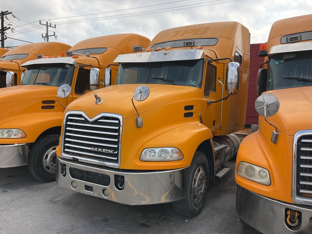 2017 Mack CXU613 T/A Sleeper Truck Tractor