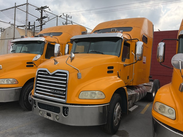 2017 Mack CXU613 6x4 T/A Day Cab Truck Tractor
