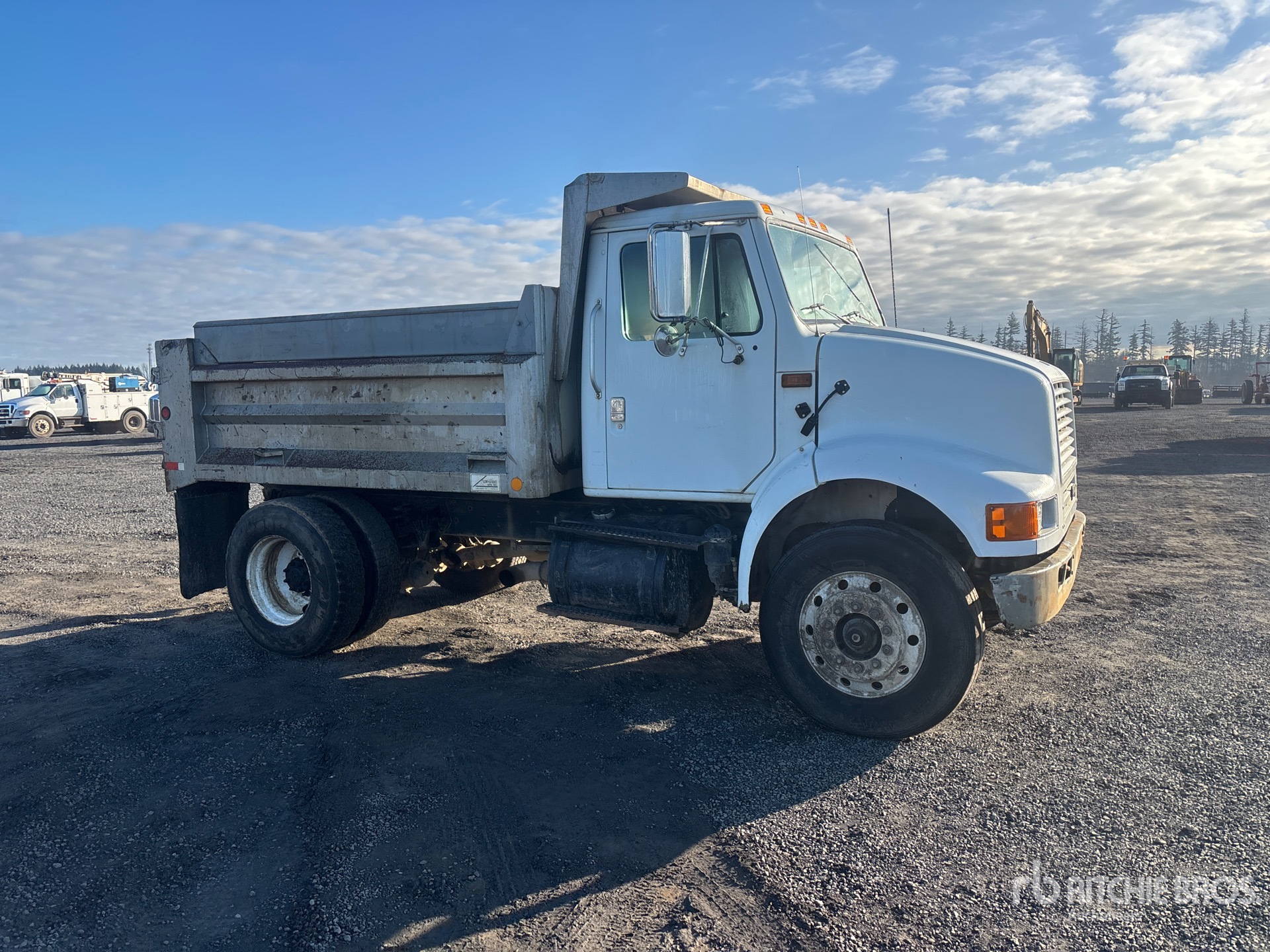 General Appearance with Bild, Ecke vorne rechts