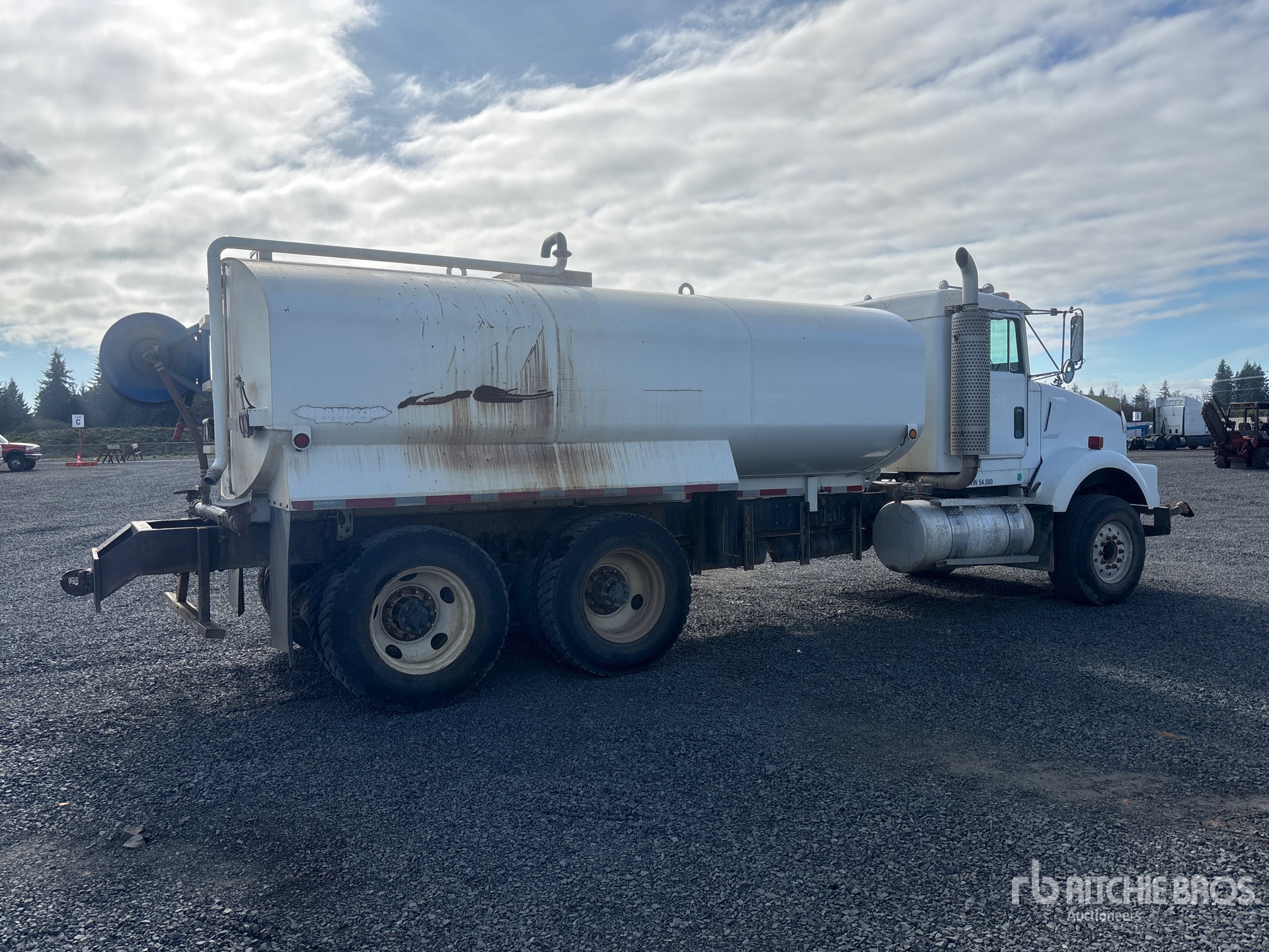 General Appearance with Foto, angolo anteriore sinistro