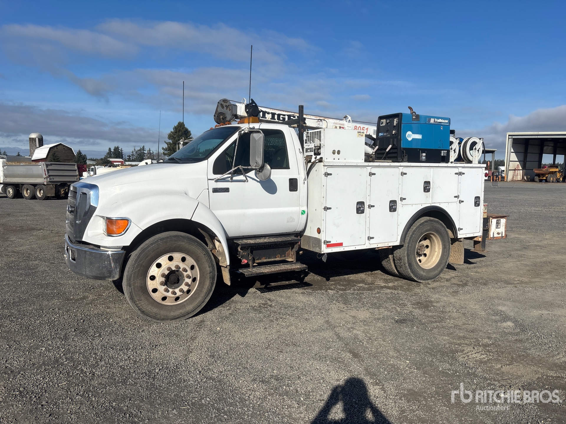 General Appearance with Picture, Left Front Corner