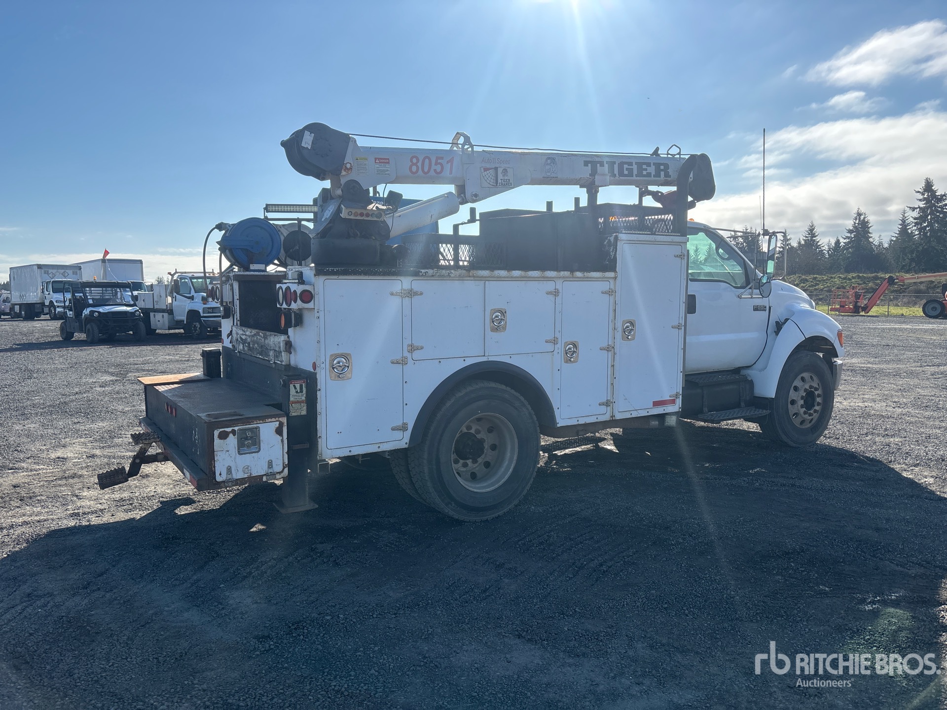 General Appearance with Picture, Right Rear Corner