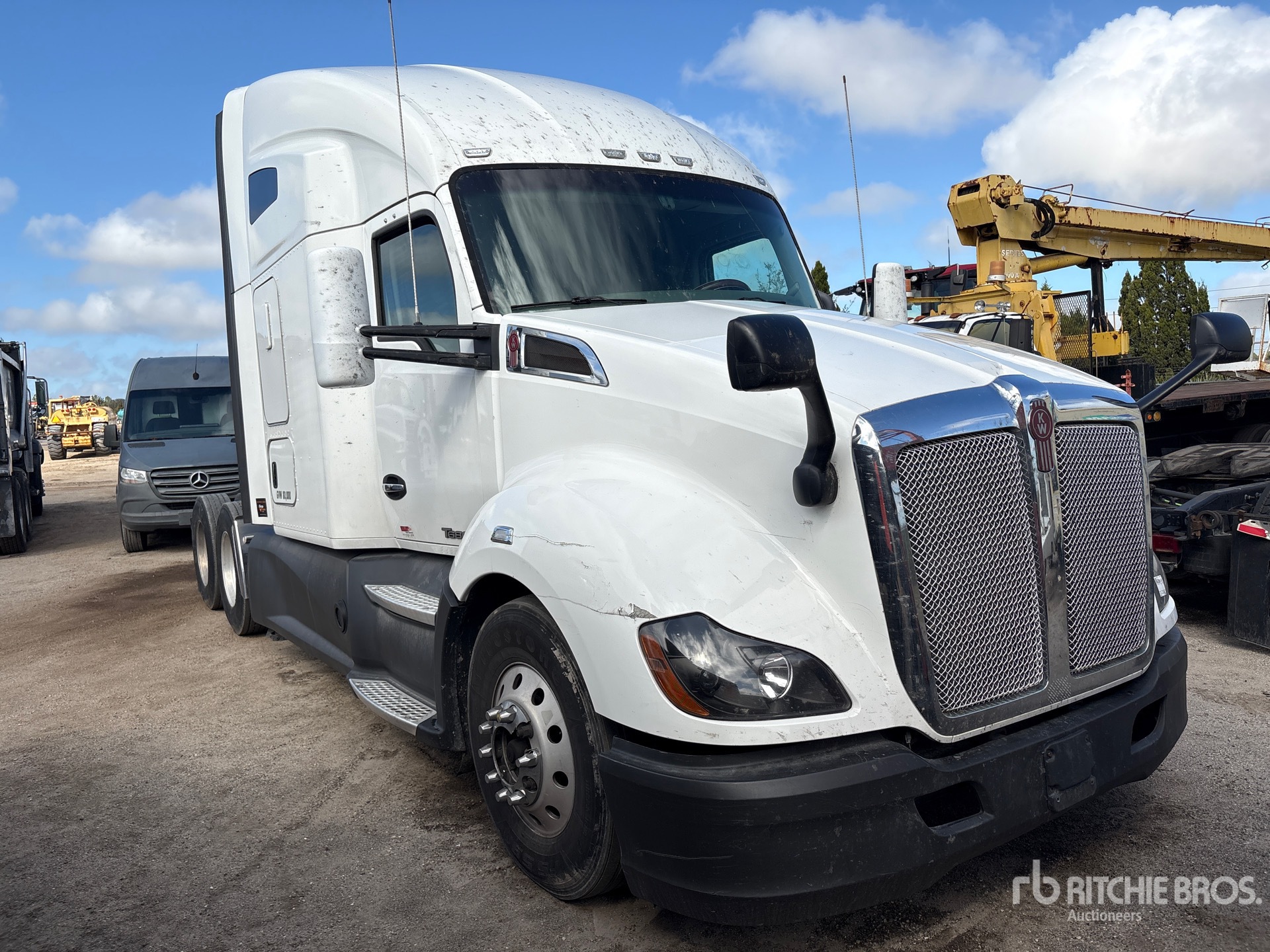 Aspect général with Image, coin avant droit