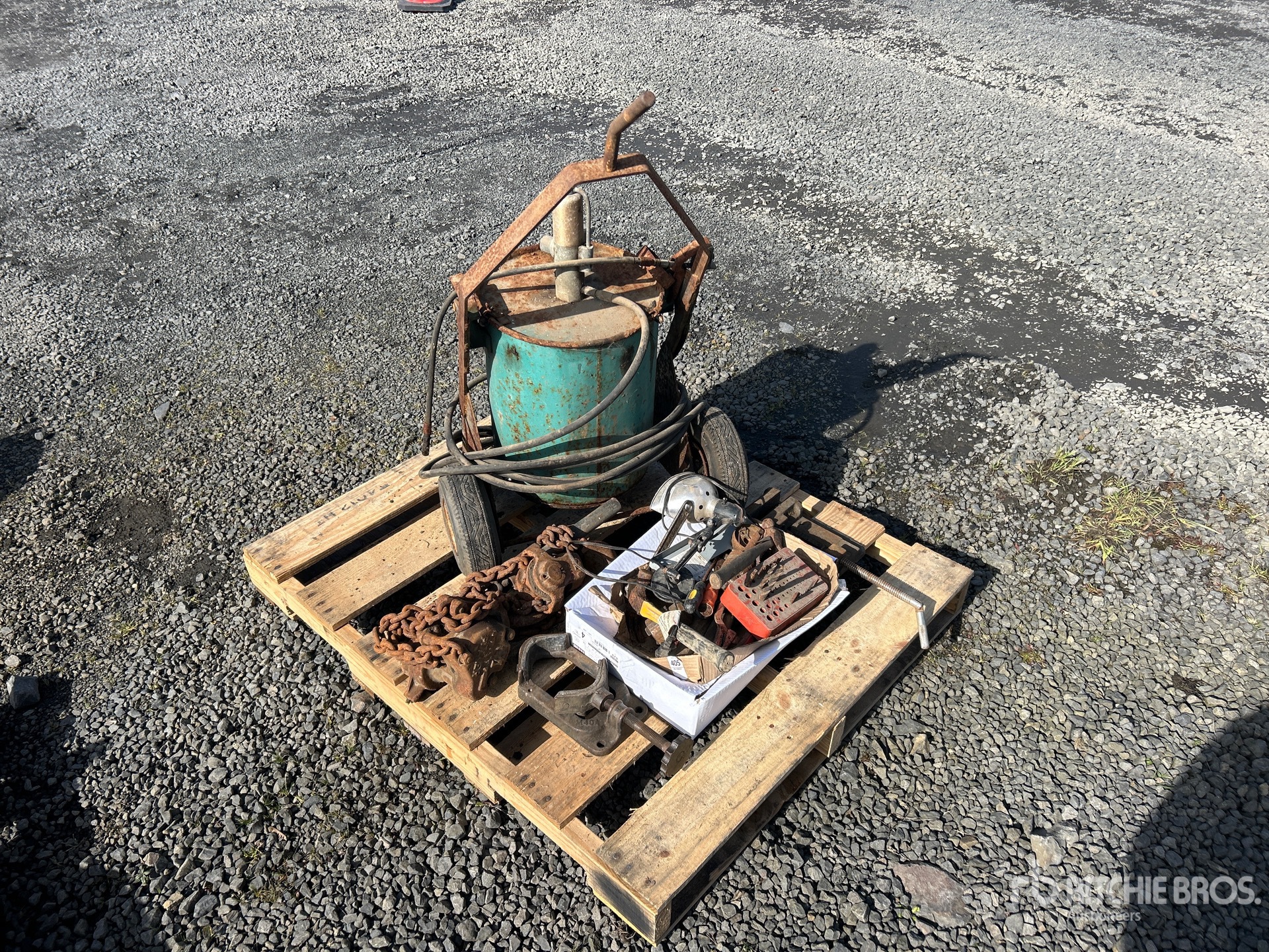 General Appearance with Bild, Ecke hinten rechts