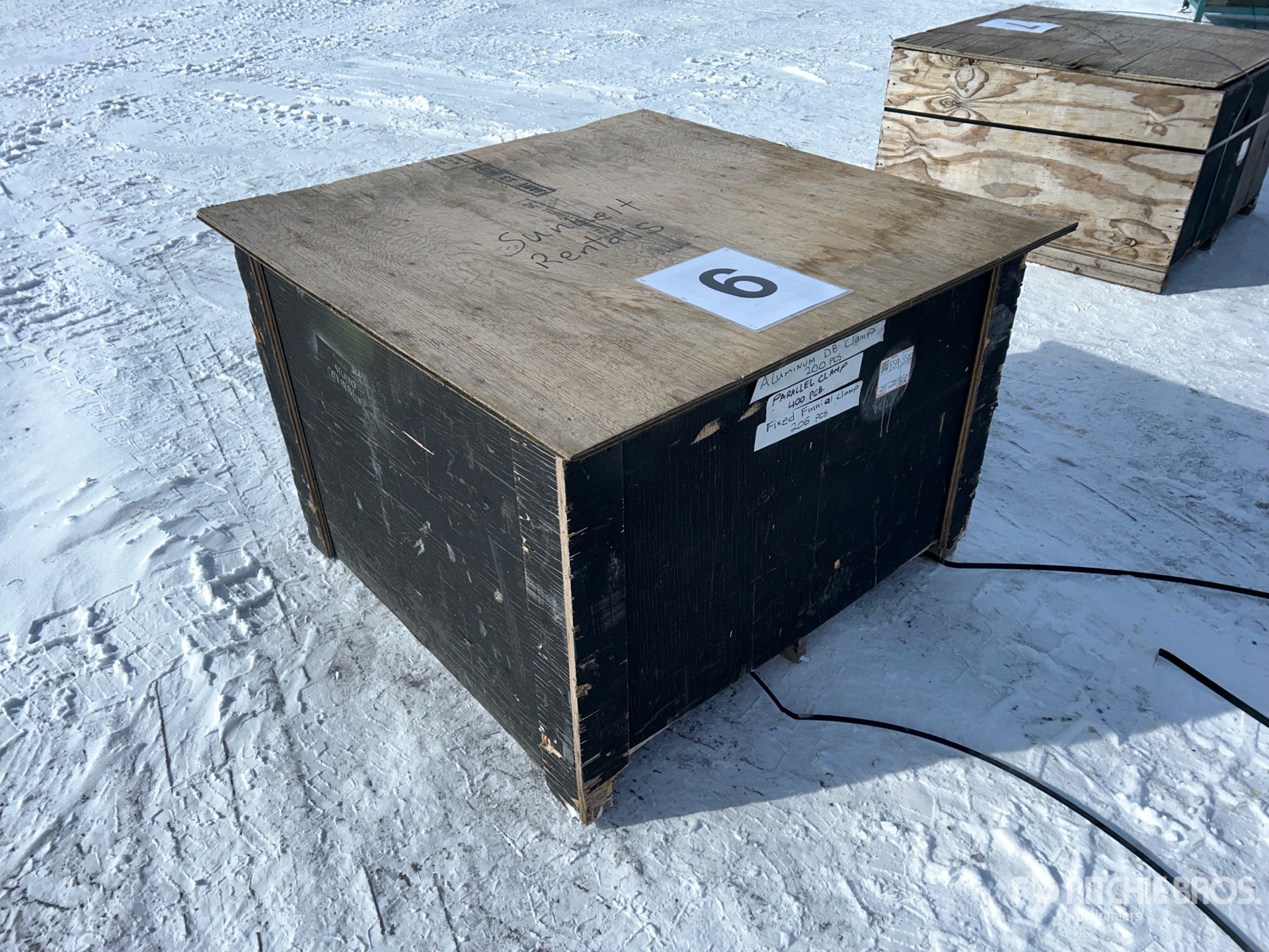 Aspect général with Image, coin avant droit