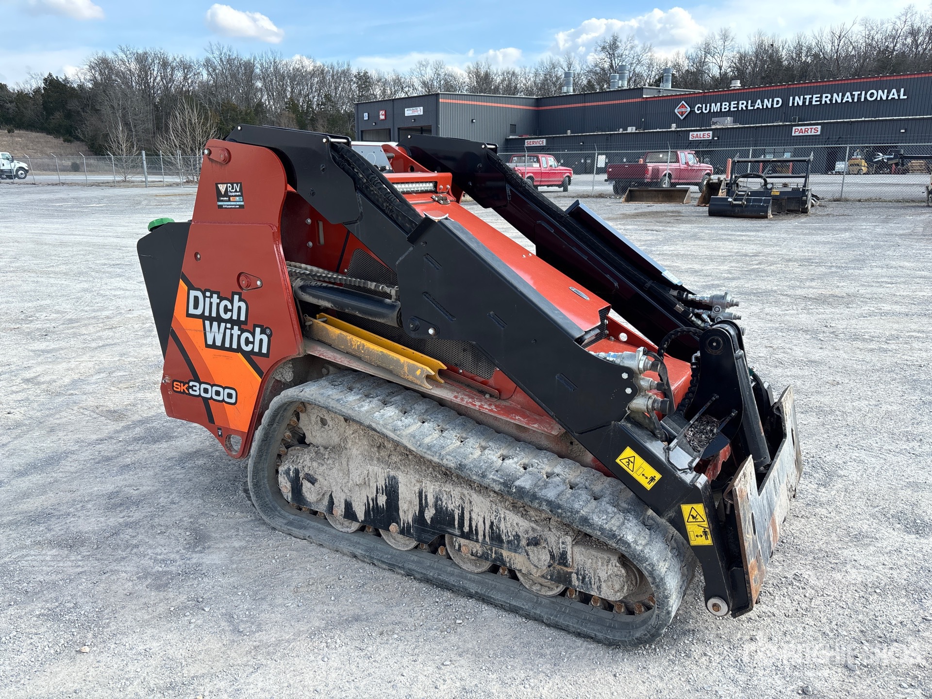 General Appearance with Picture, Right Front Corner