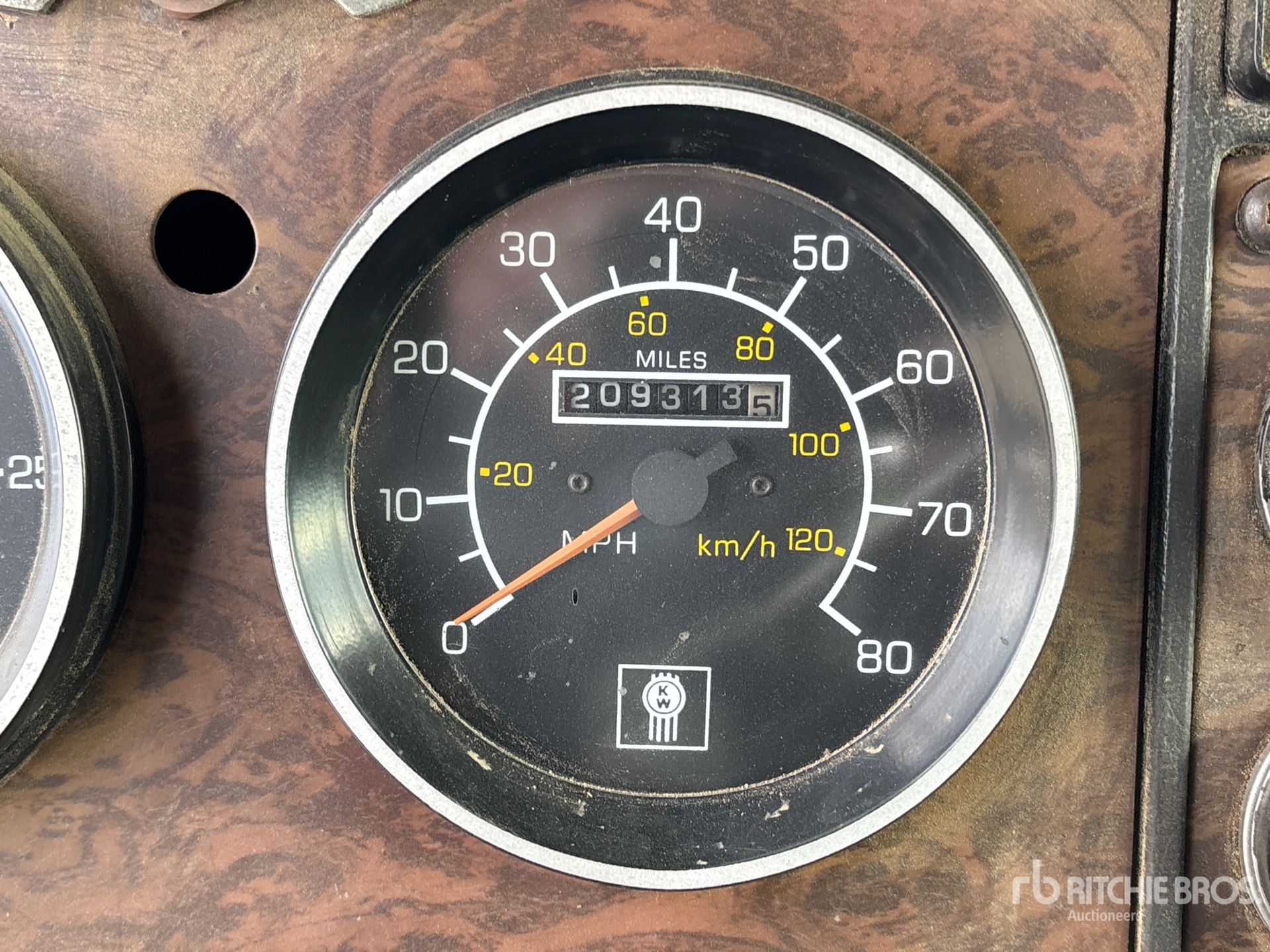 General Appearance with Horímetro / Odómetro