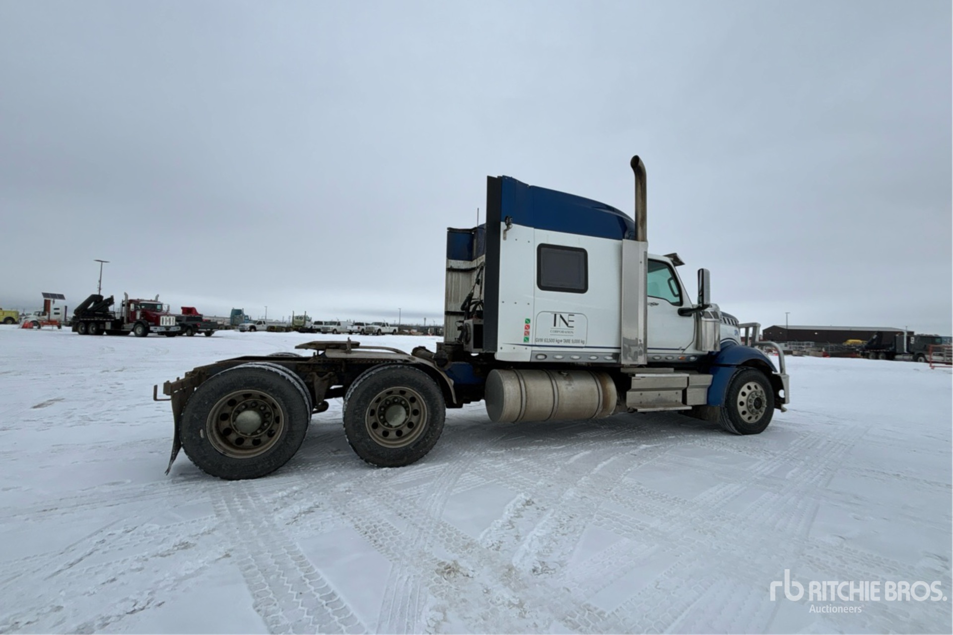 General Appearance with Imagen: esquina trasera derecha