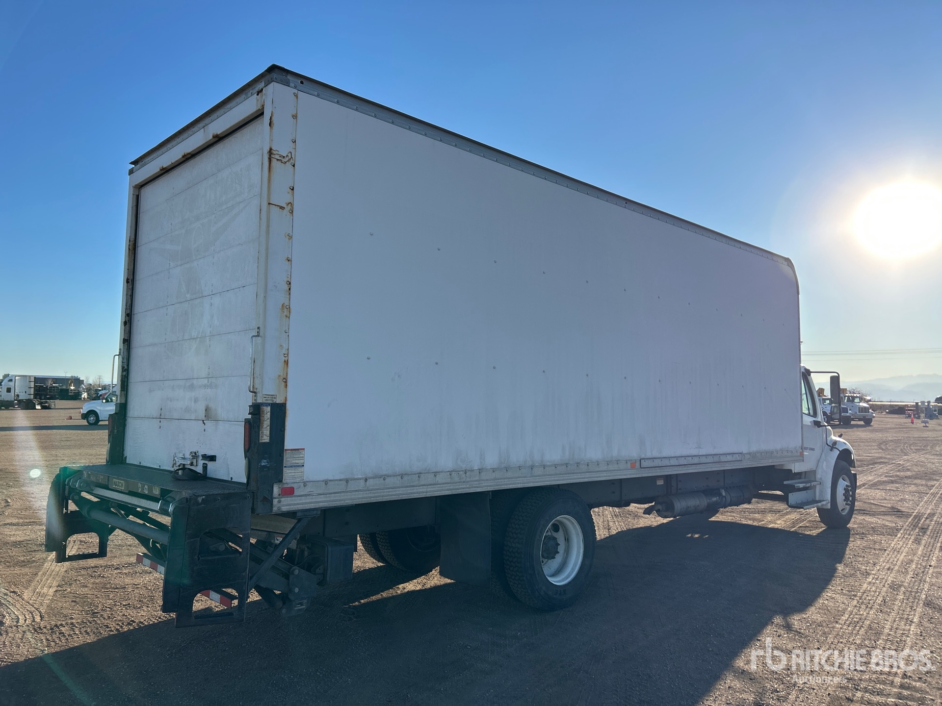 General Appearance with Foto, angolo anteriore sinistro