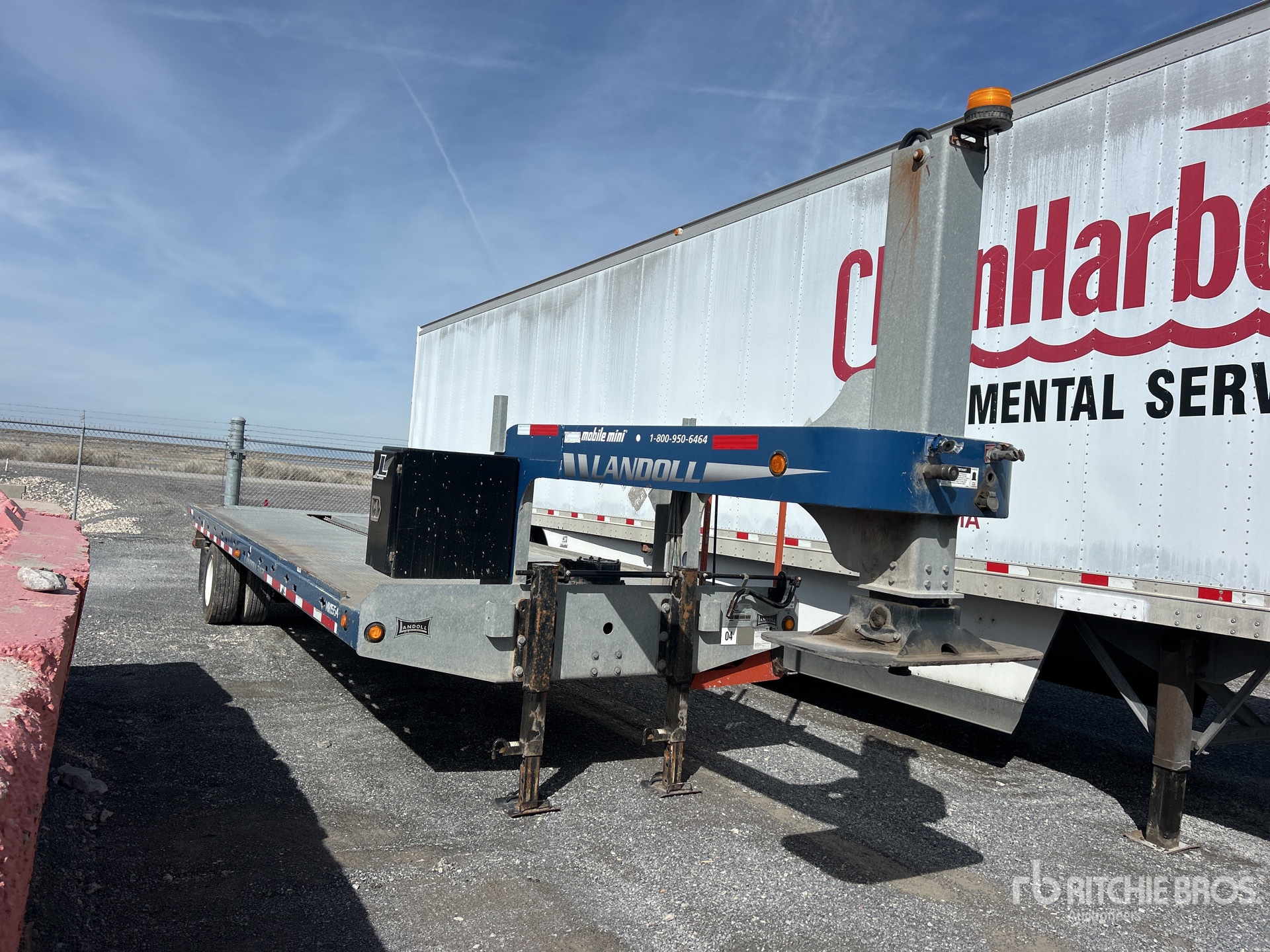 Aspect général with Image, coin avant droit