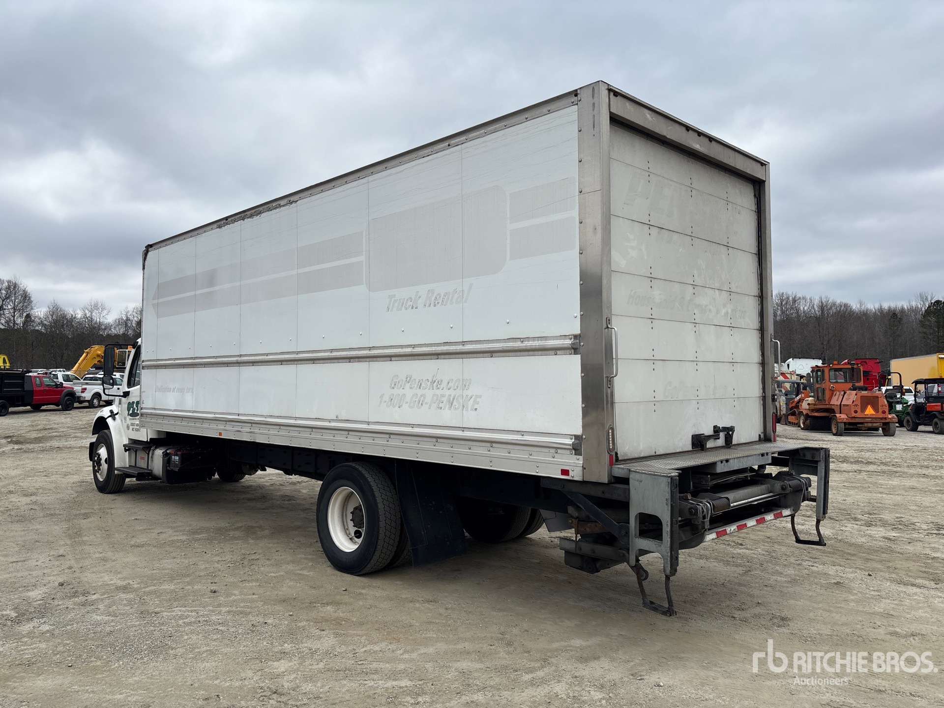 General Appearance with Foto, angolo posteriore sinistro