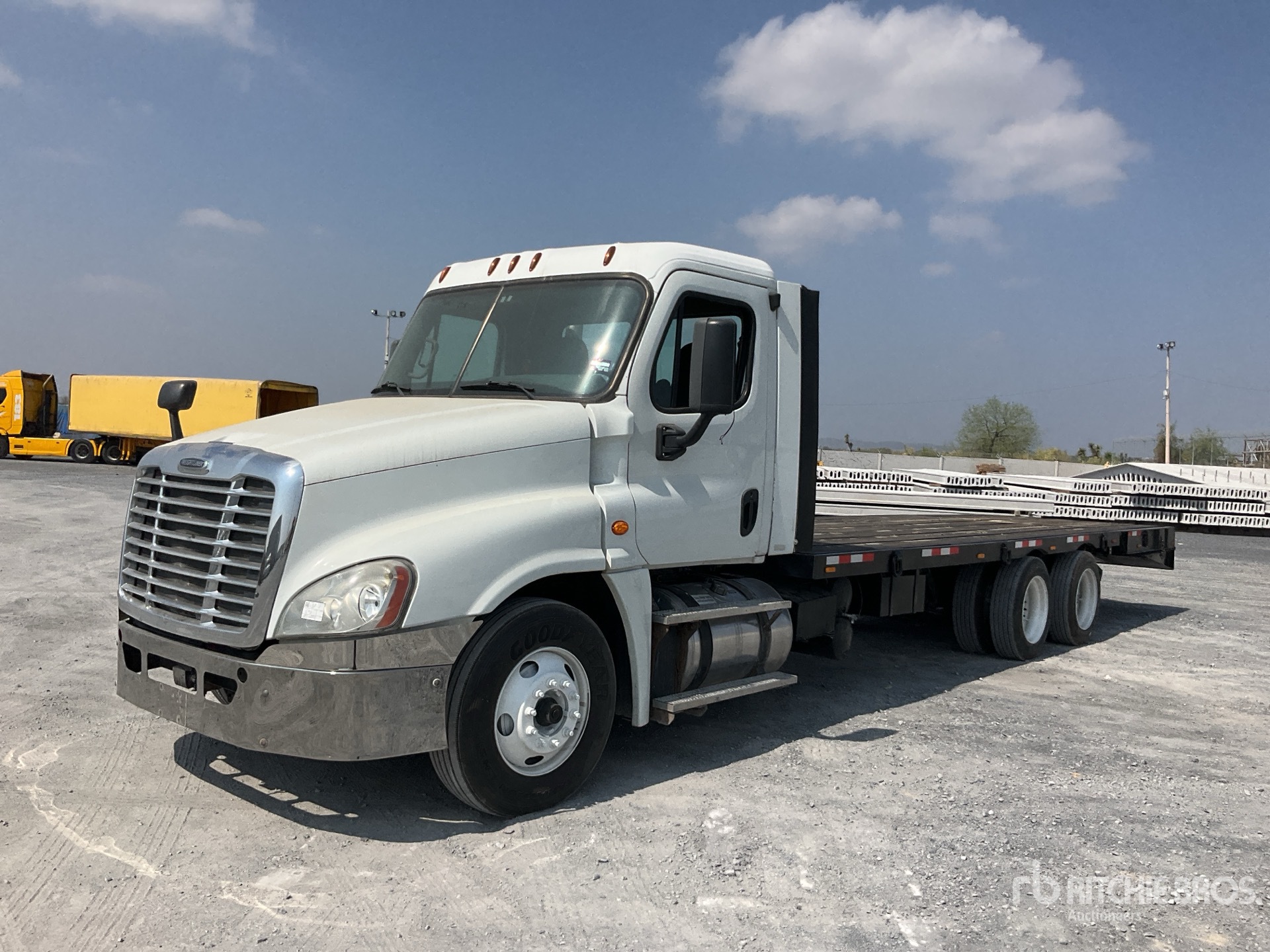 General Appearance with Featured Photo