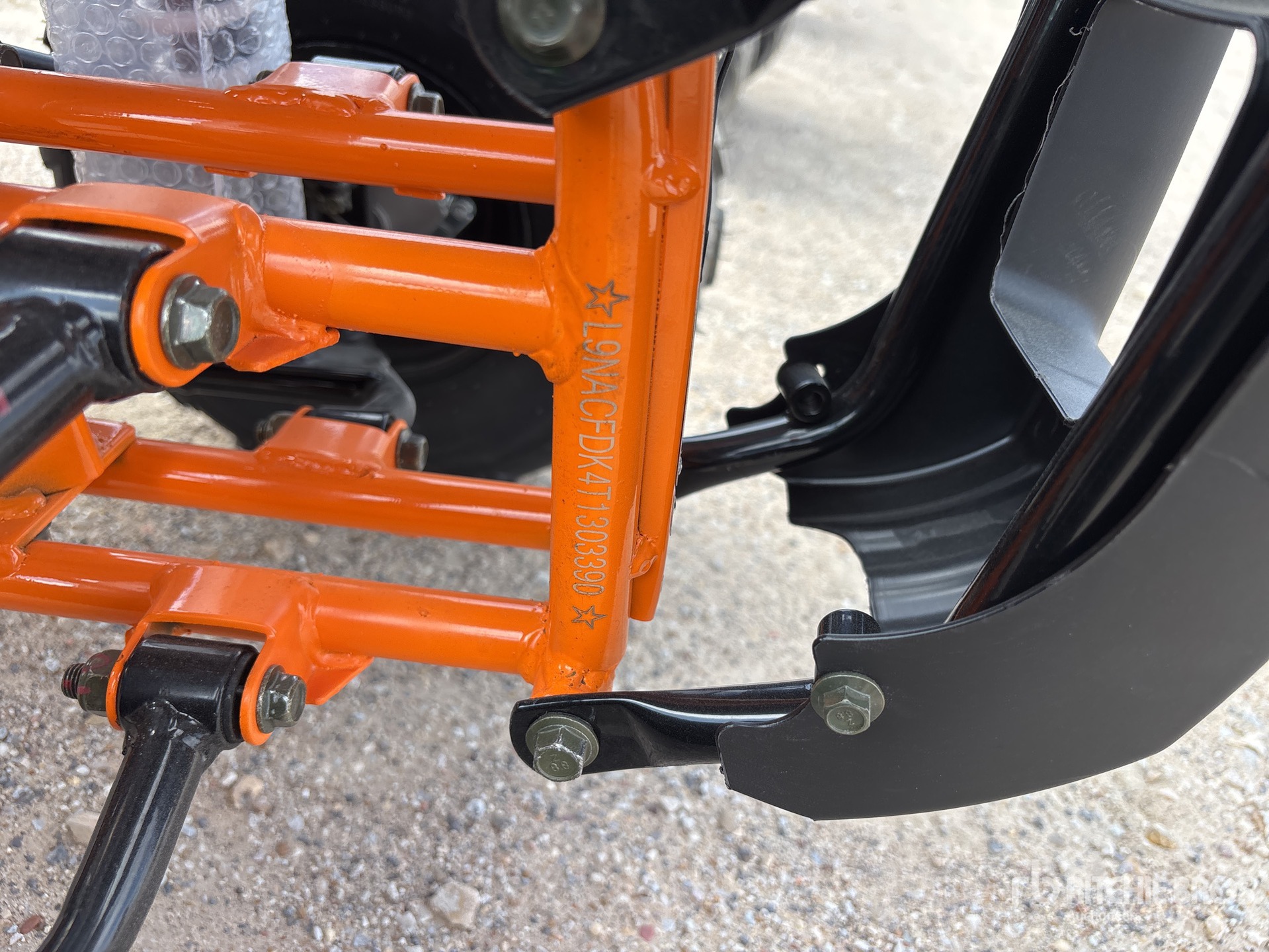 General Appearance with Numéro de série/Numéro d'identification du véhicule automobile