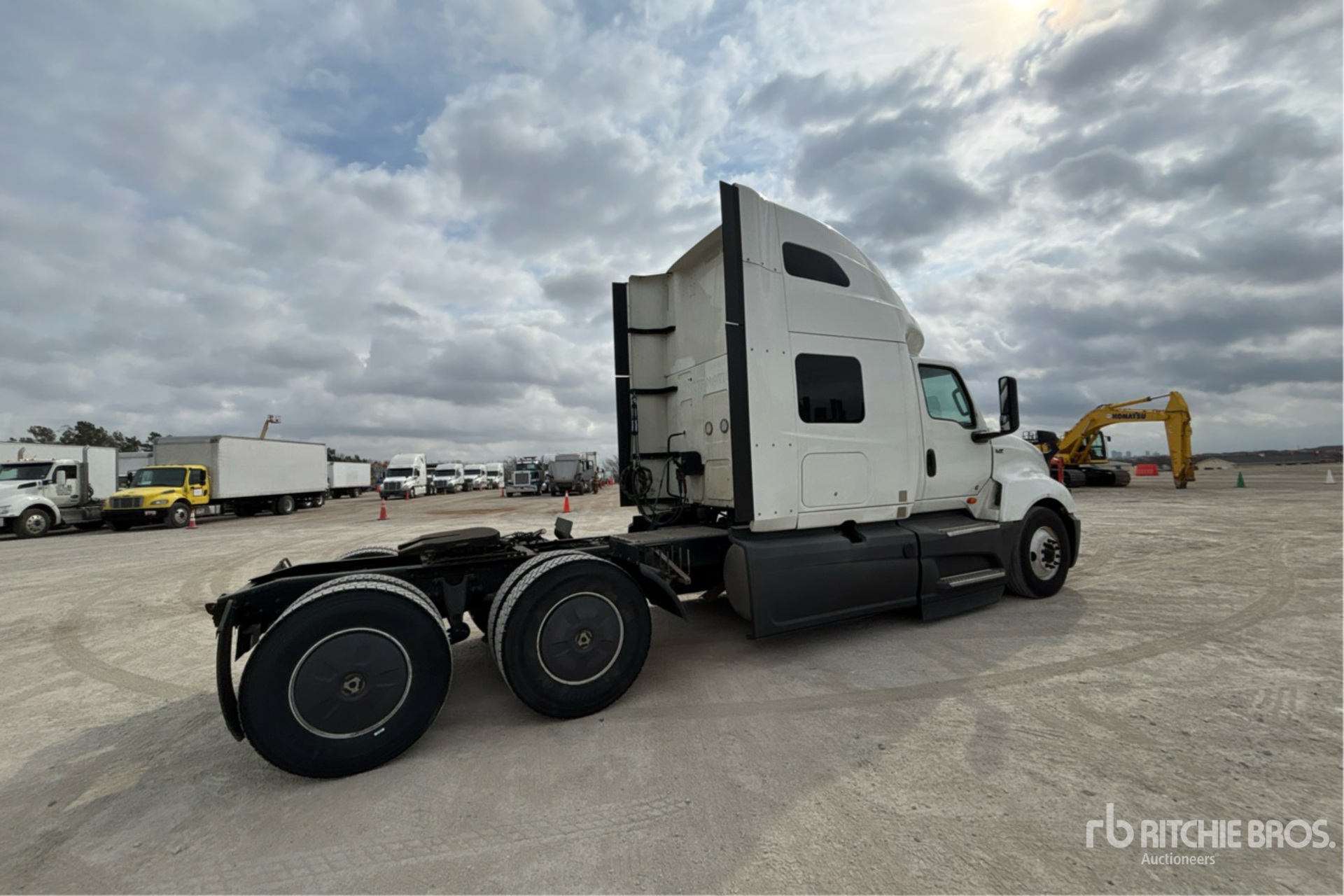 Aspect général with Image, coin arrière droit