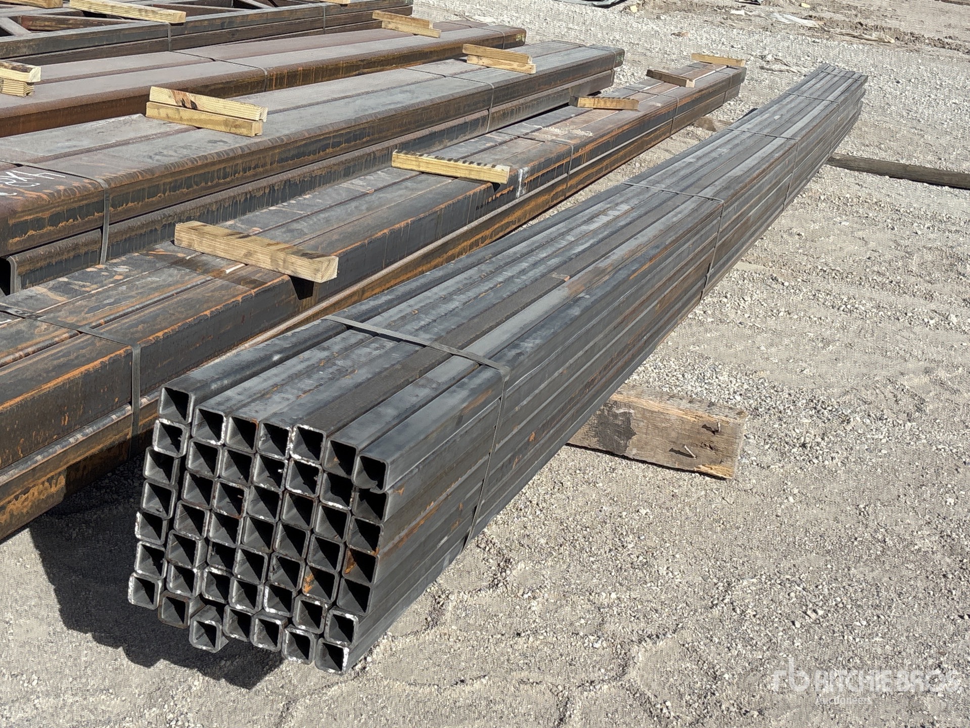 General Appearance with Bild, Ecke vorne rechts