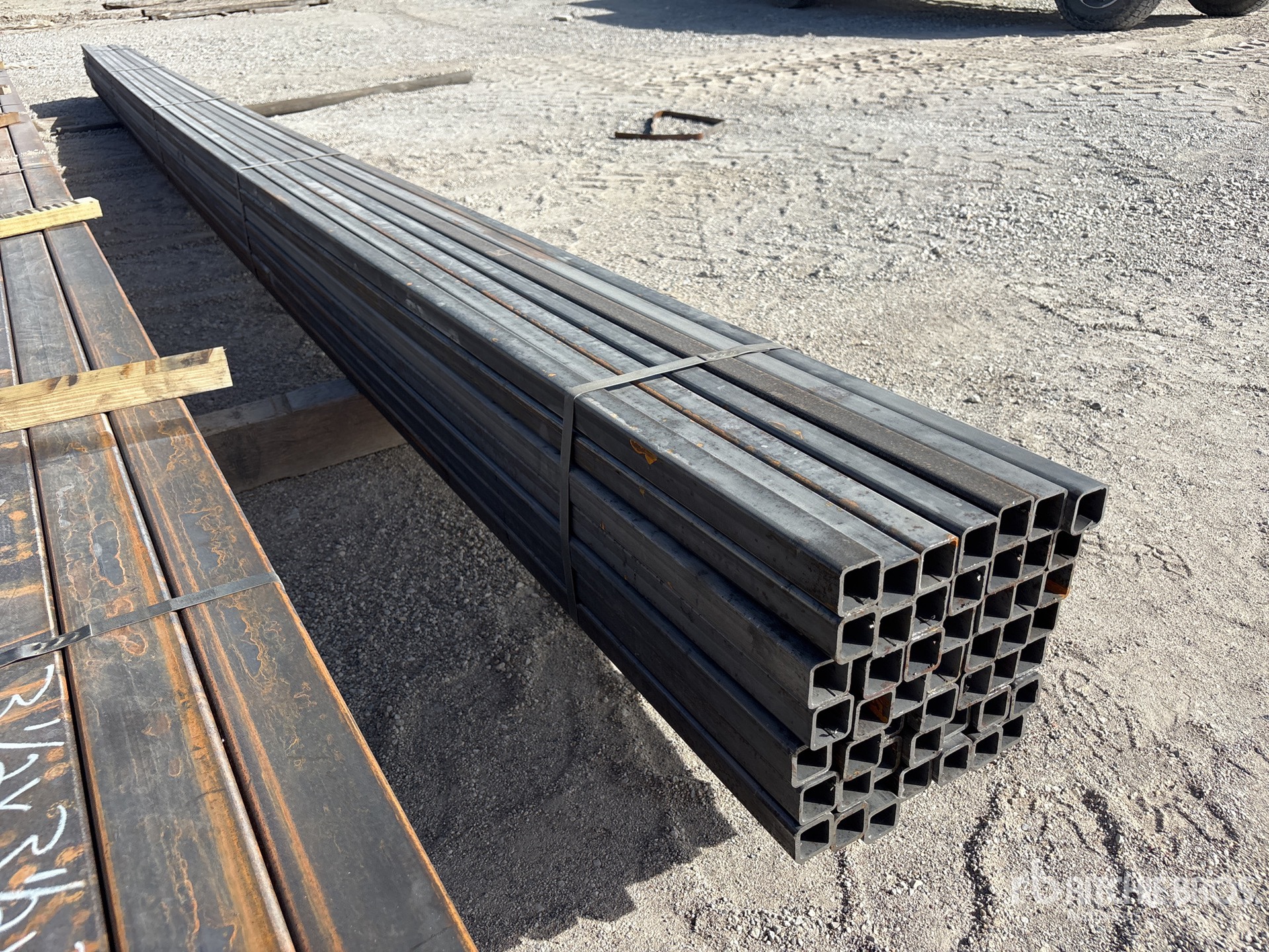 General Appearance with Bild, Ecke hinten rechts