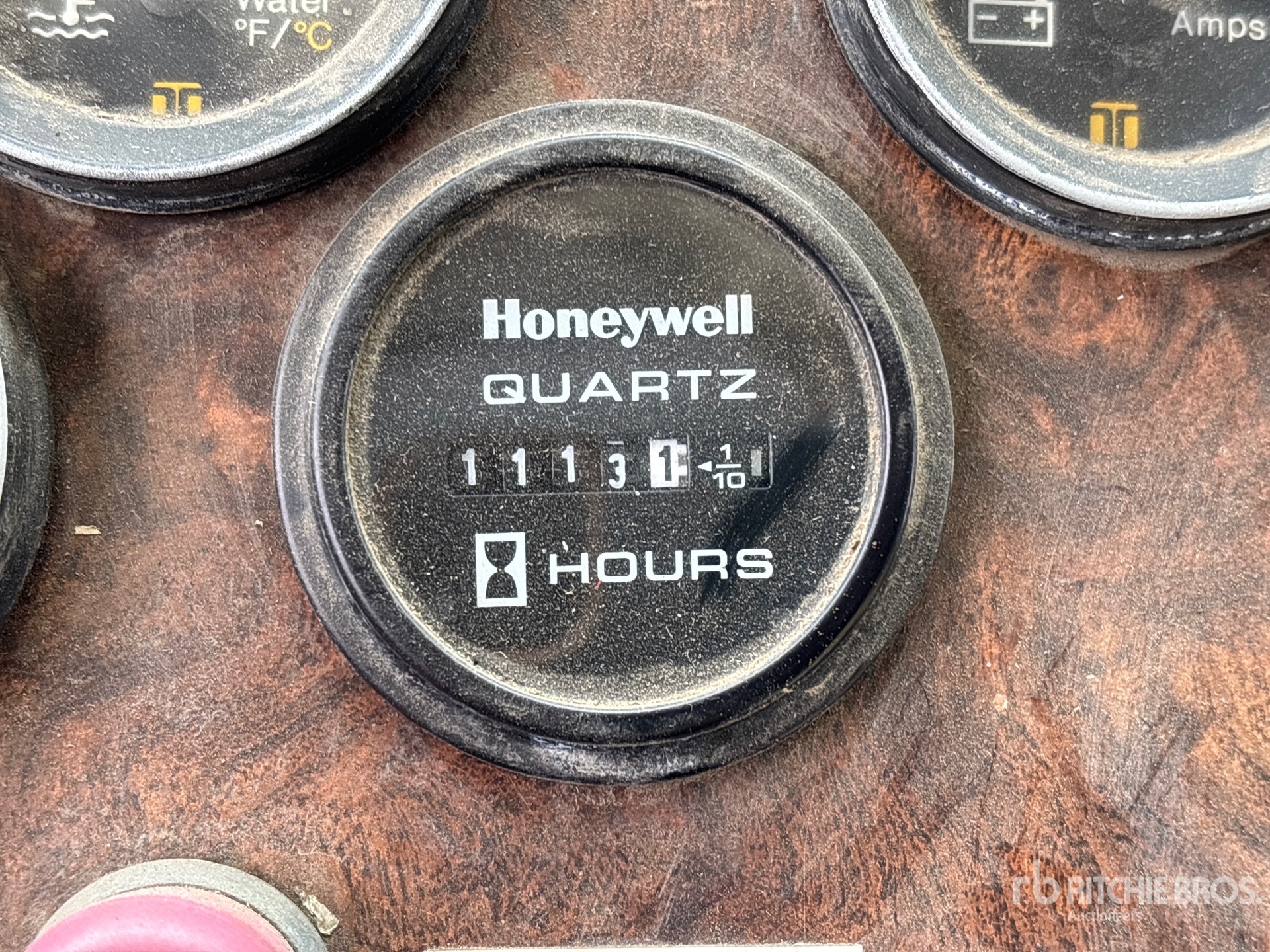 Control Station with Lower/Carrier Engine Hours