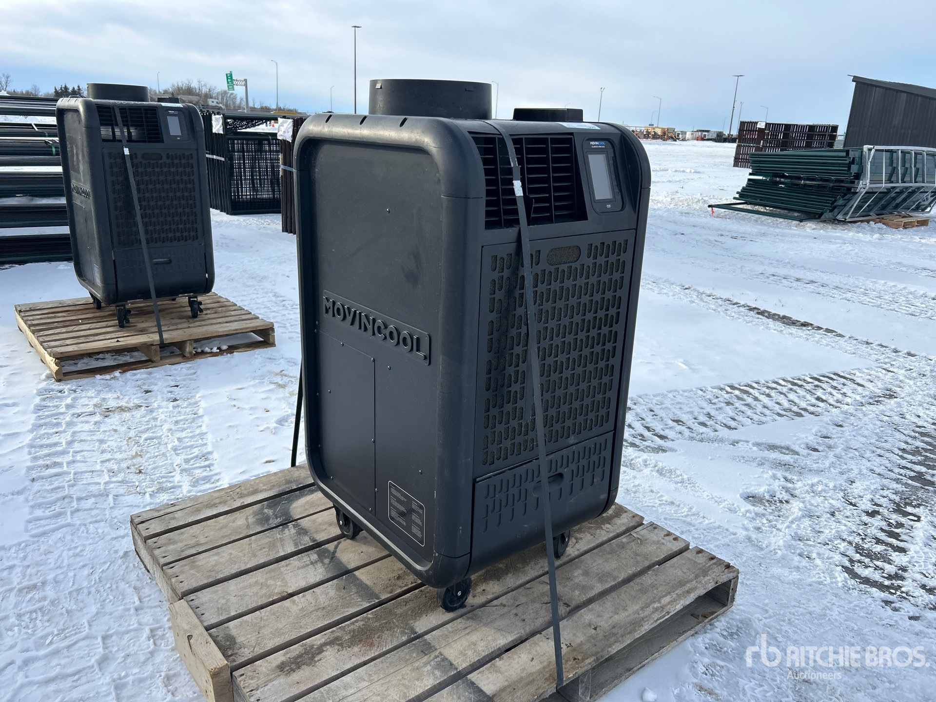 General Appearance with Bild, Ecke vorne rechts