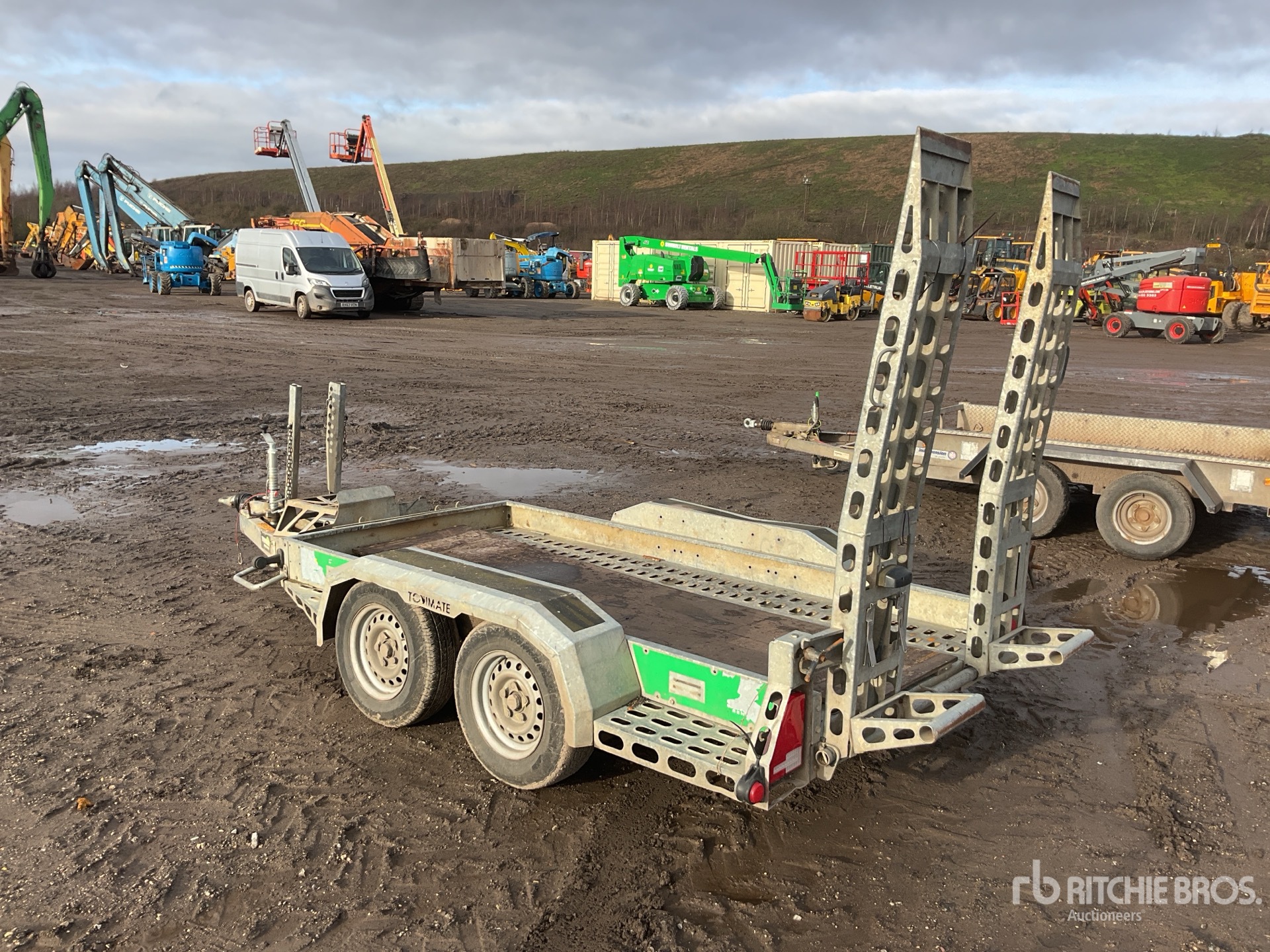 General Appearance with Picture, Left Rear Corner