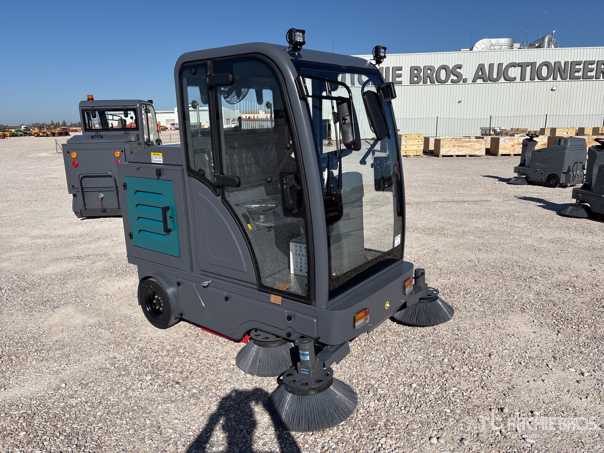 General Appearance with Picture, Left Rear Corner