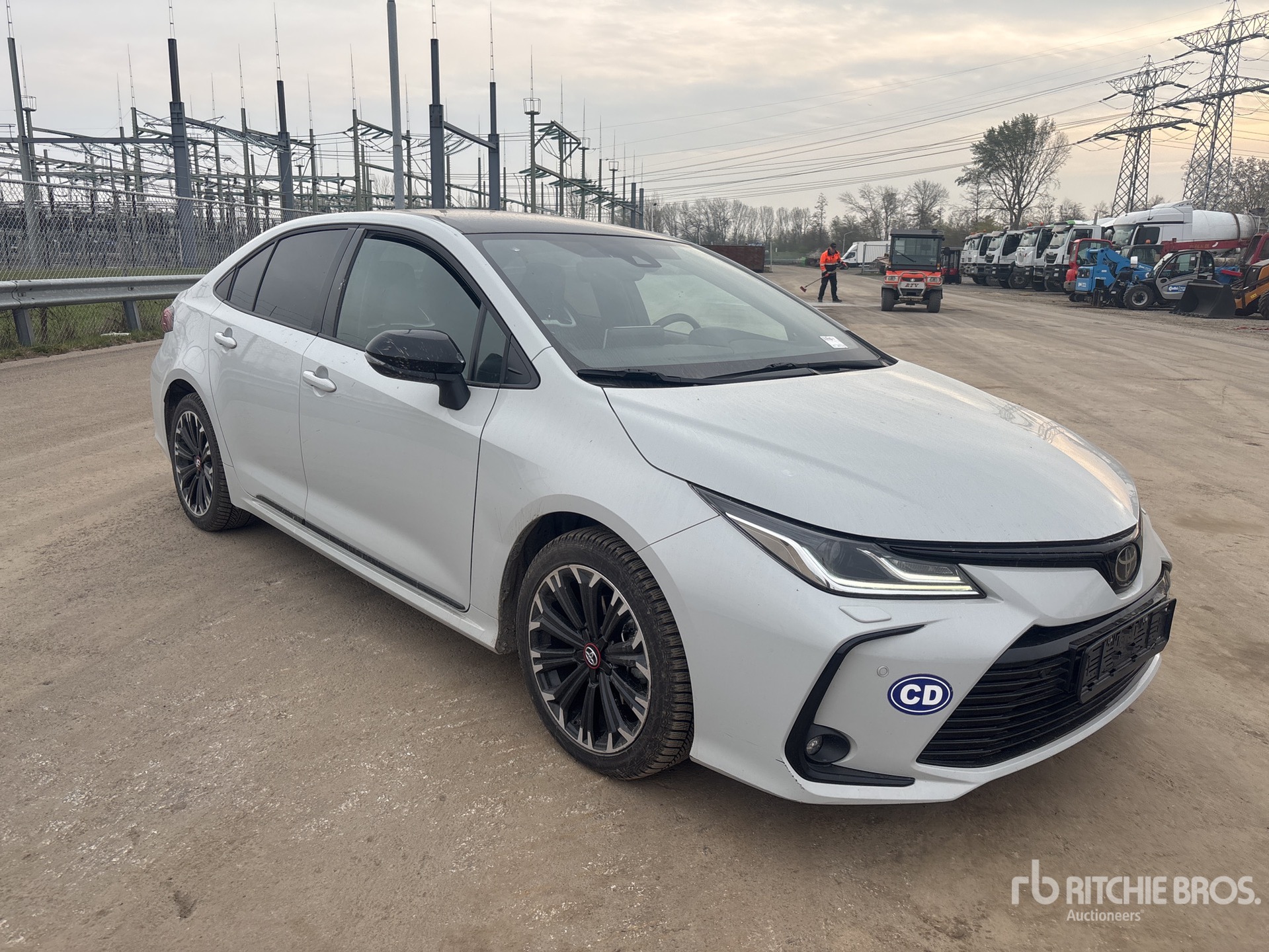 General Appearance with Picture, Right Front Corner