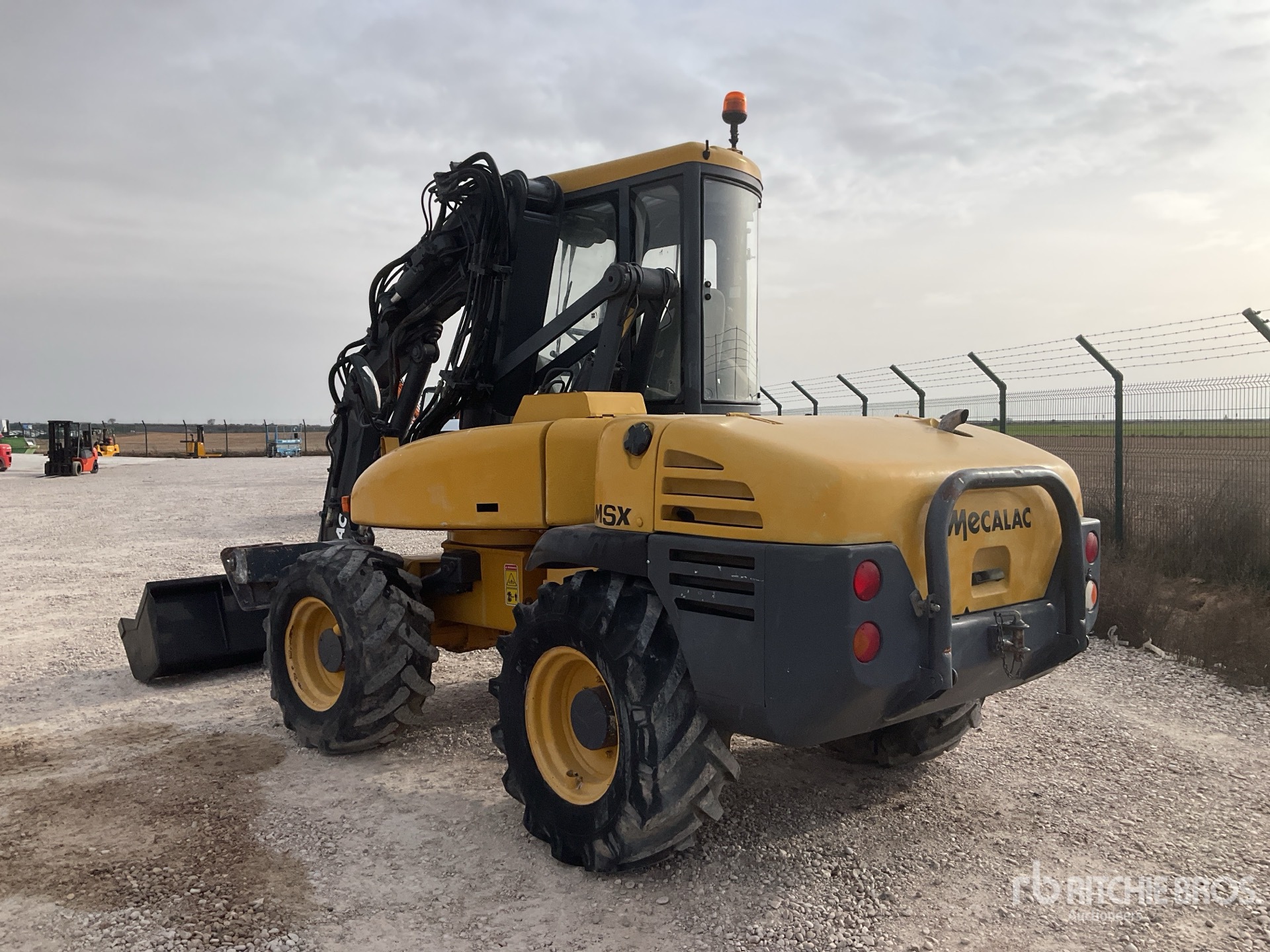 General Appearance with Imagen: esquina trasera izquierda