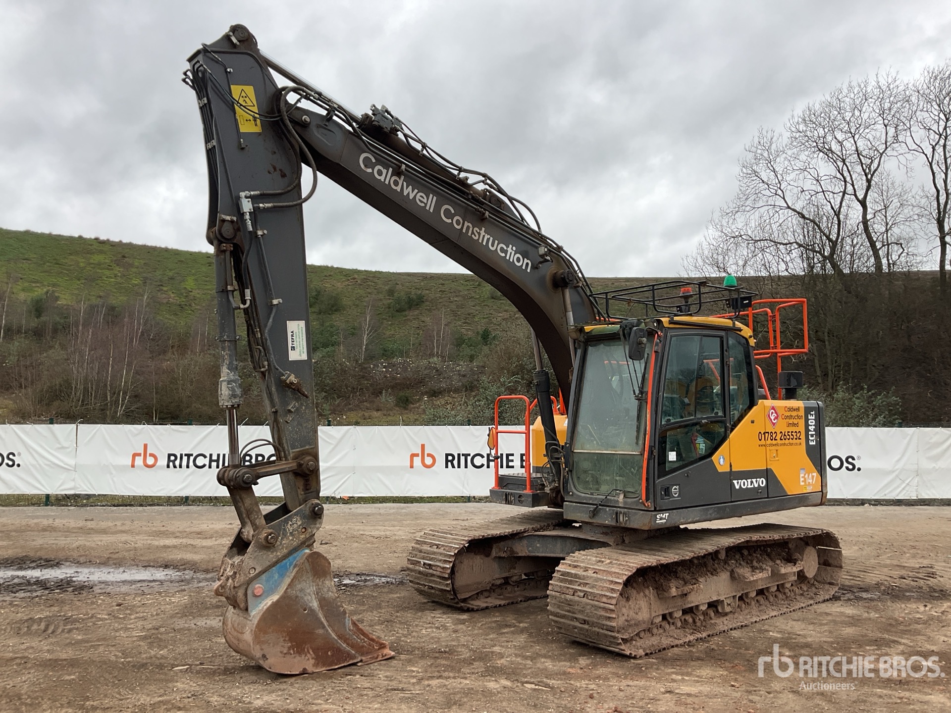 General Appearance with Picture, Left Front Corner