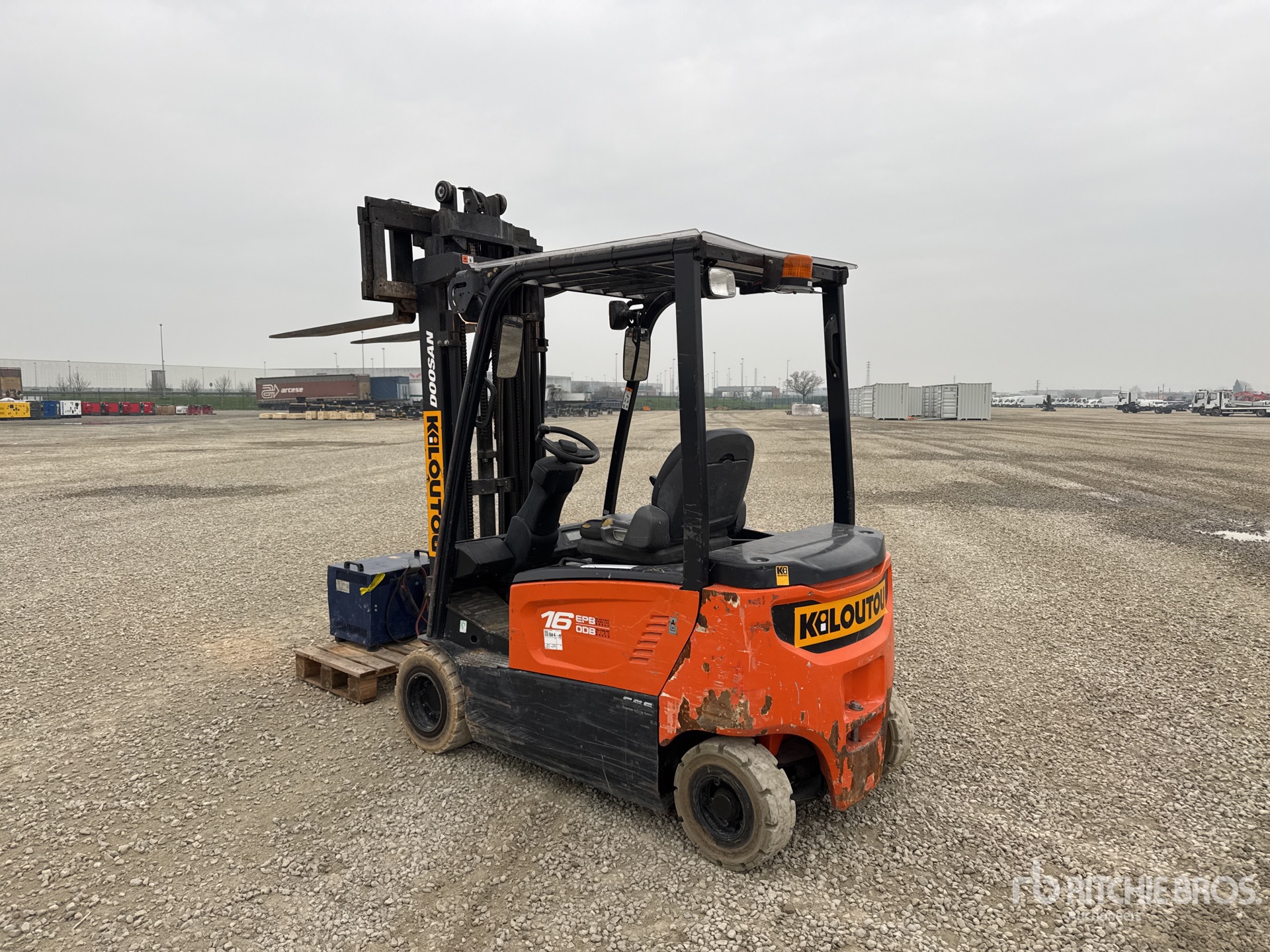 General Appearance with Imagen: esquina trasera izquierda