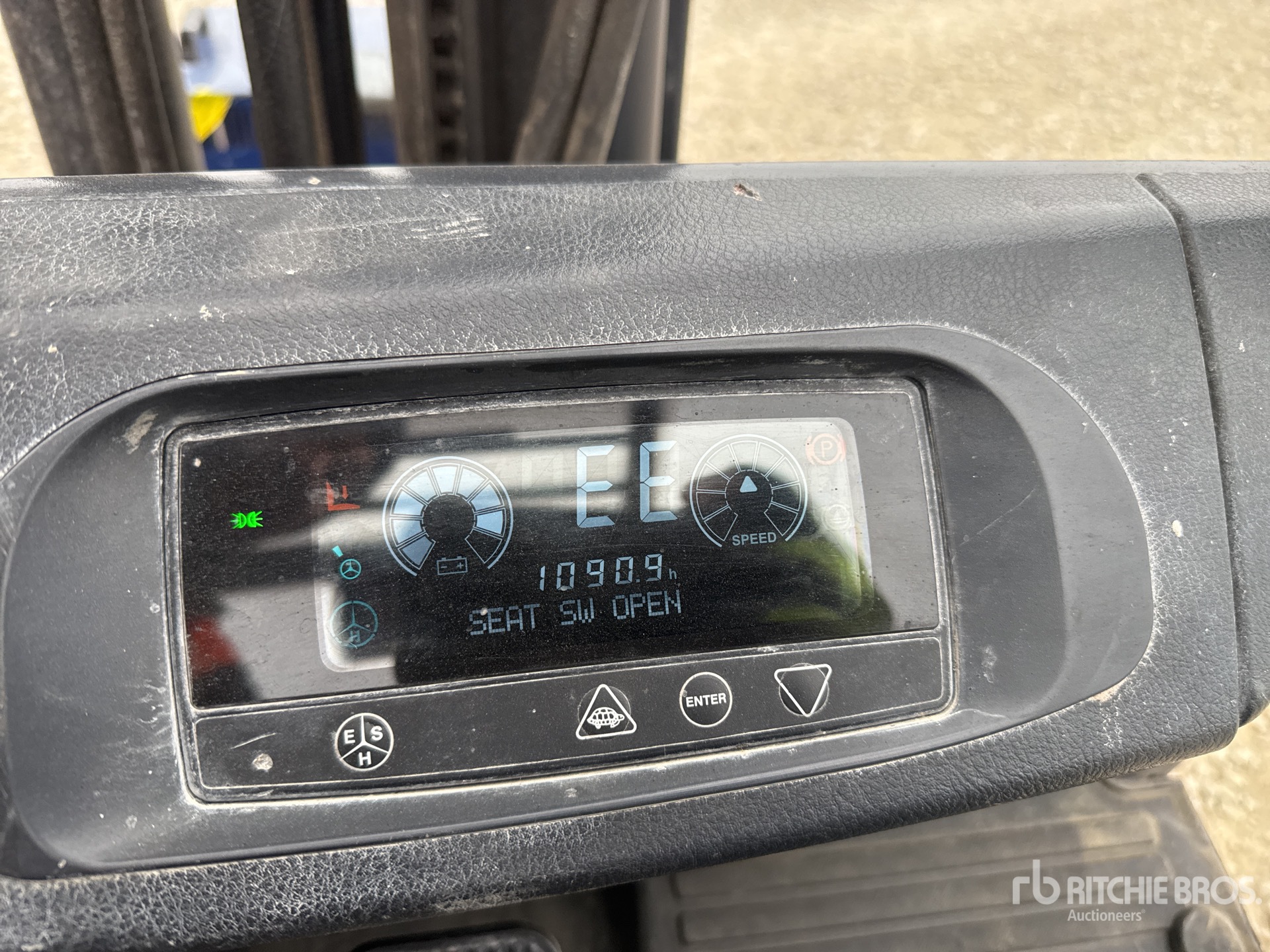 General Appearance with Horímetro / Odómetro