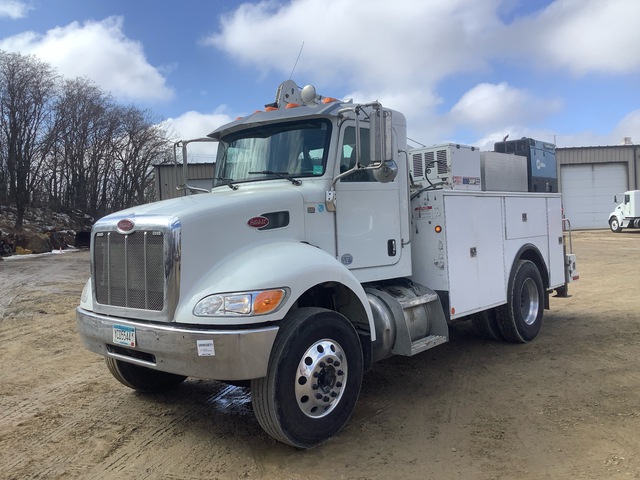 2016 Peterbilt 337 4x2 Service Truck 2016 Peterbilt 337 4x2 Service Truck