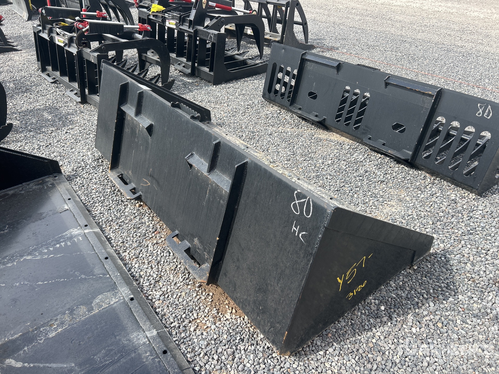 General Appearance with Foto, angolo posteriore sinistro