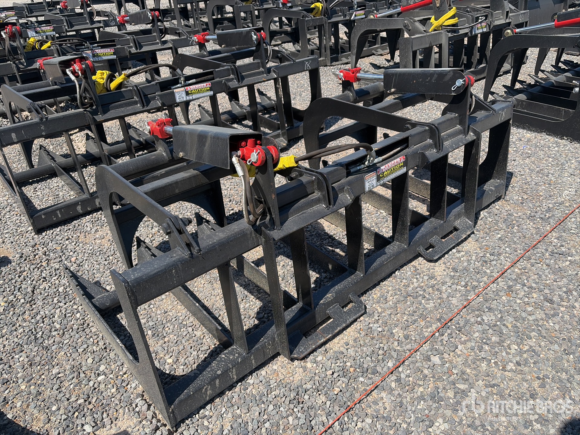 General Appearance with Foto, angolo posteriore sinistro