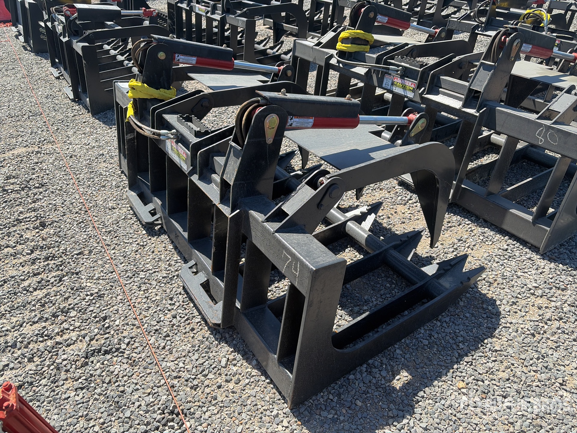 General Appearance with Foto, angolo anteriore sinistro