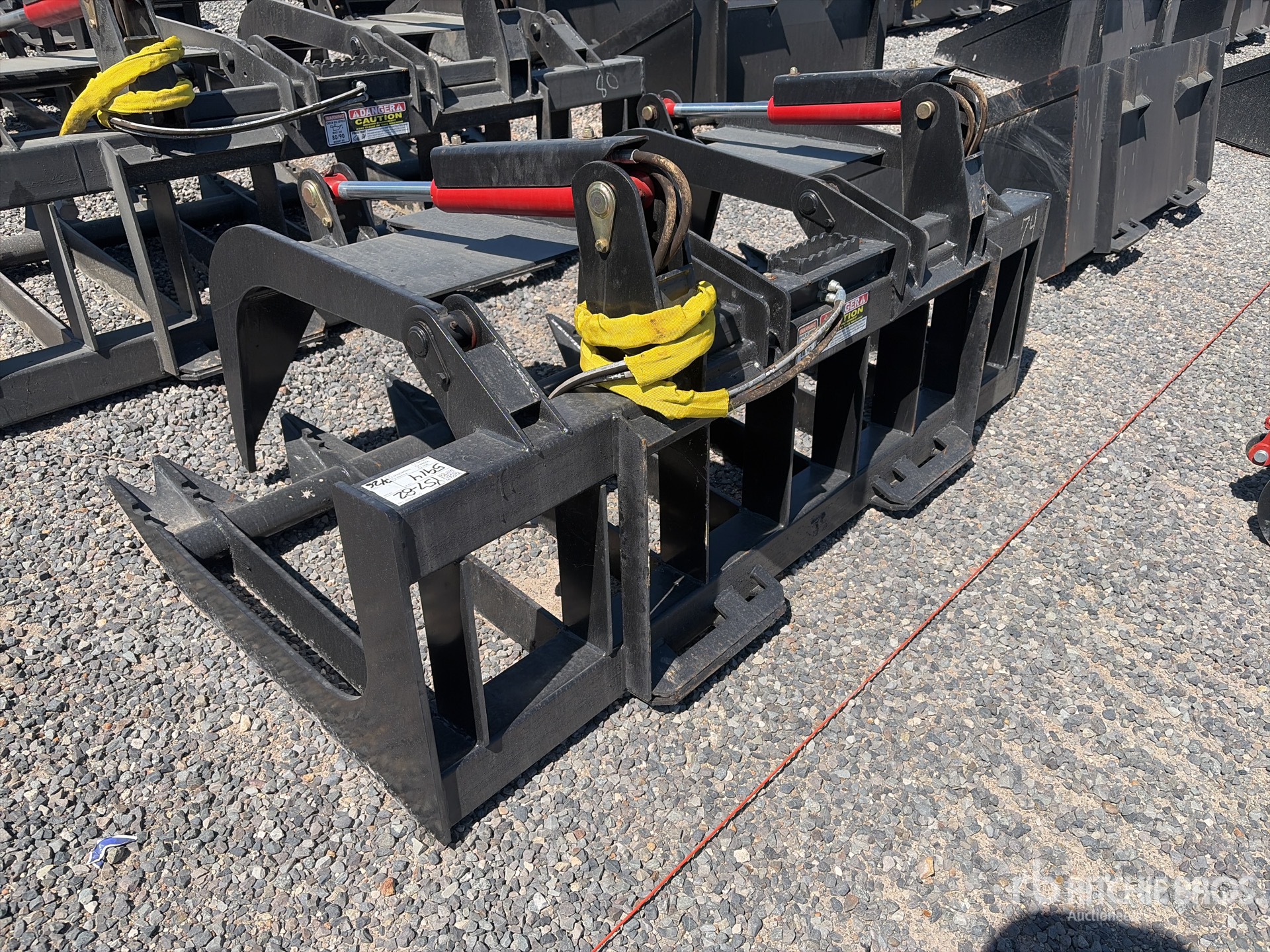 General Appearance with Foto, angolo posteriore sinistro