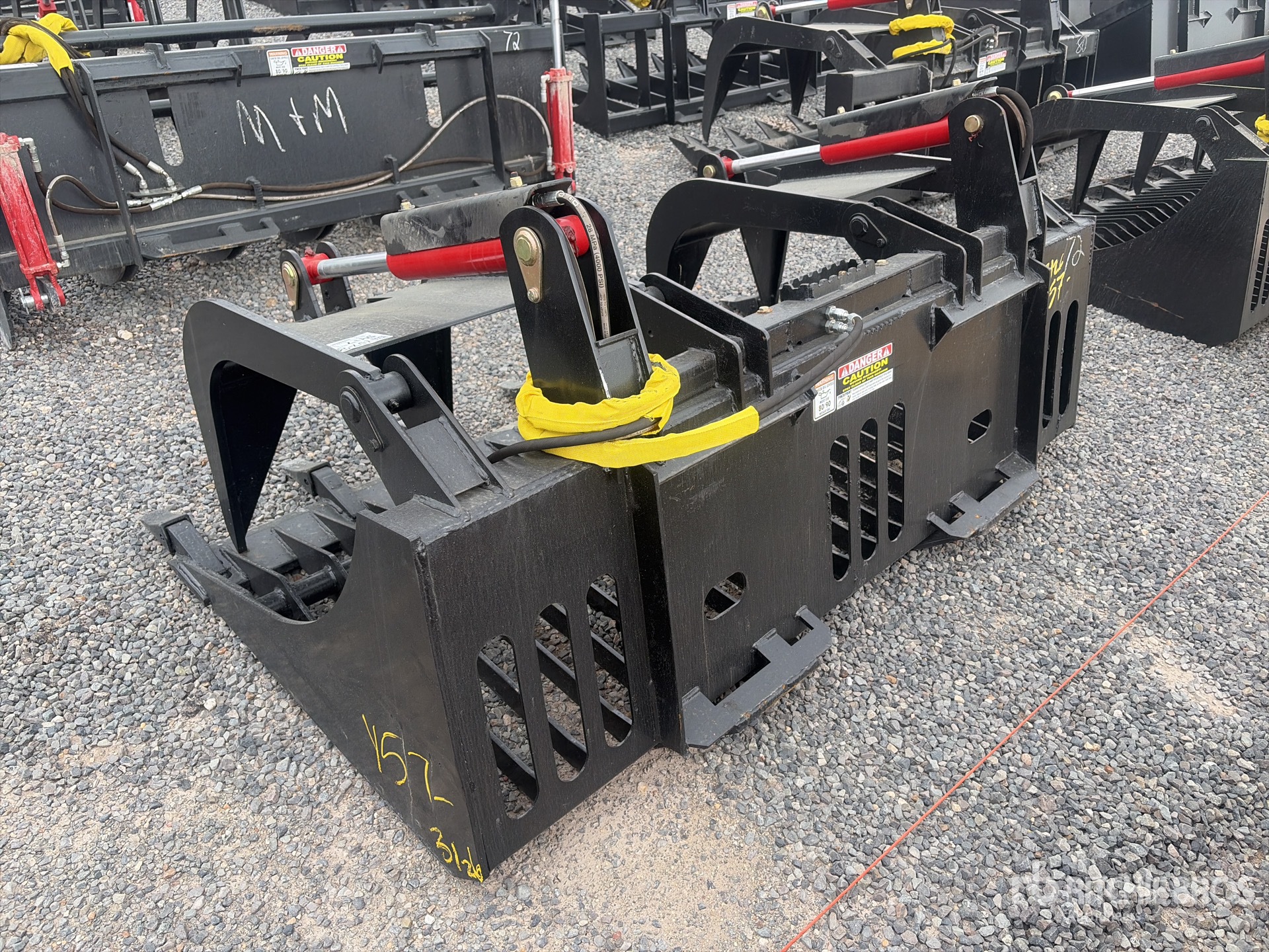 General Appearance with Foto, angolo posteriore sinistro