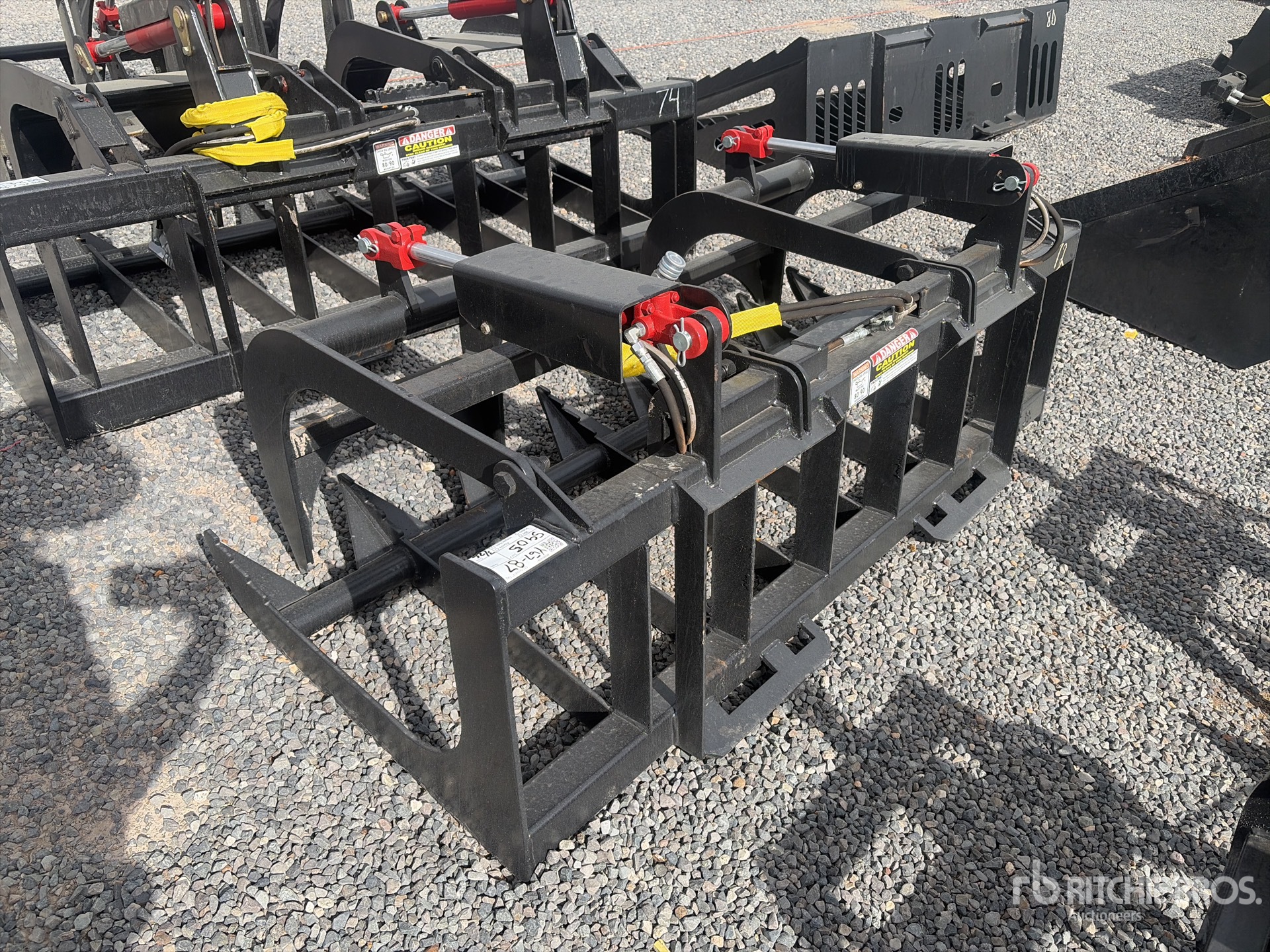 General Appearance with Foto, angolo posteriore sinistro