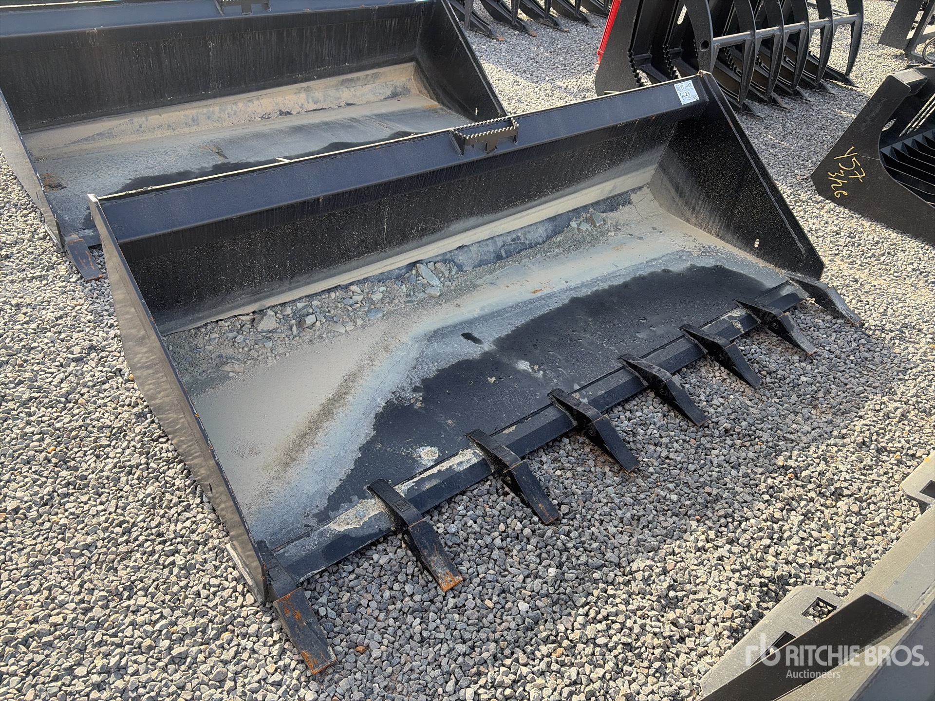 General Appearance with Foto, angolo anteriore destro