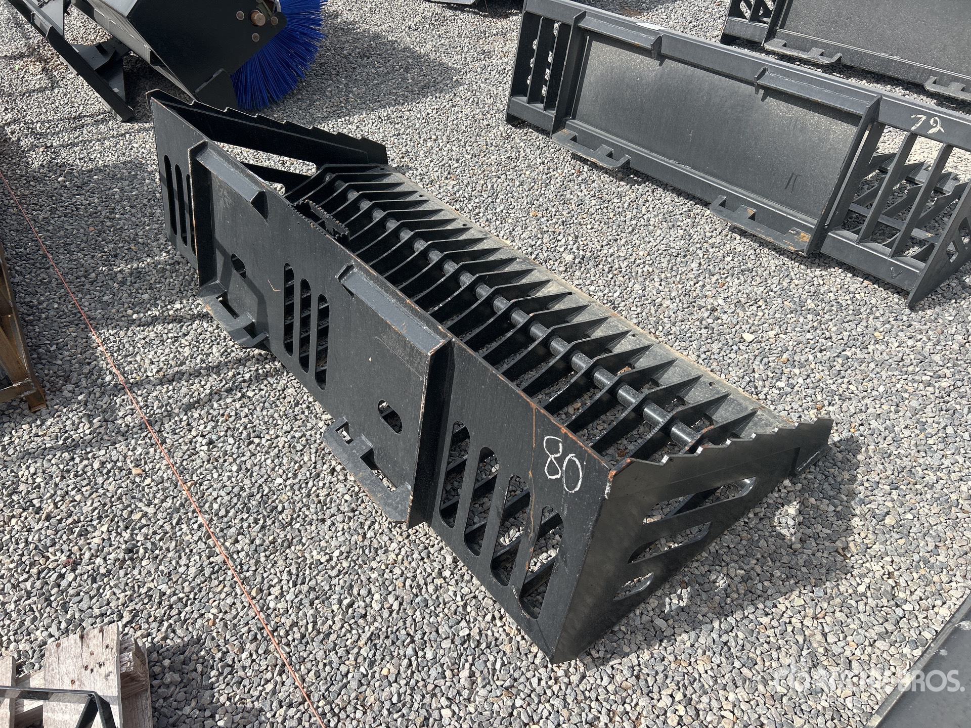 General Appearance with Foto, angolo anteriore sinistro