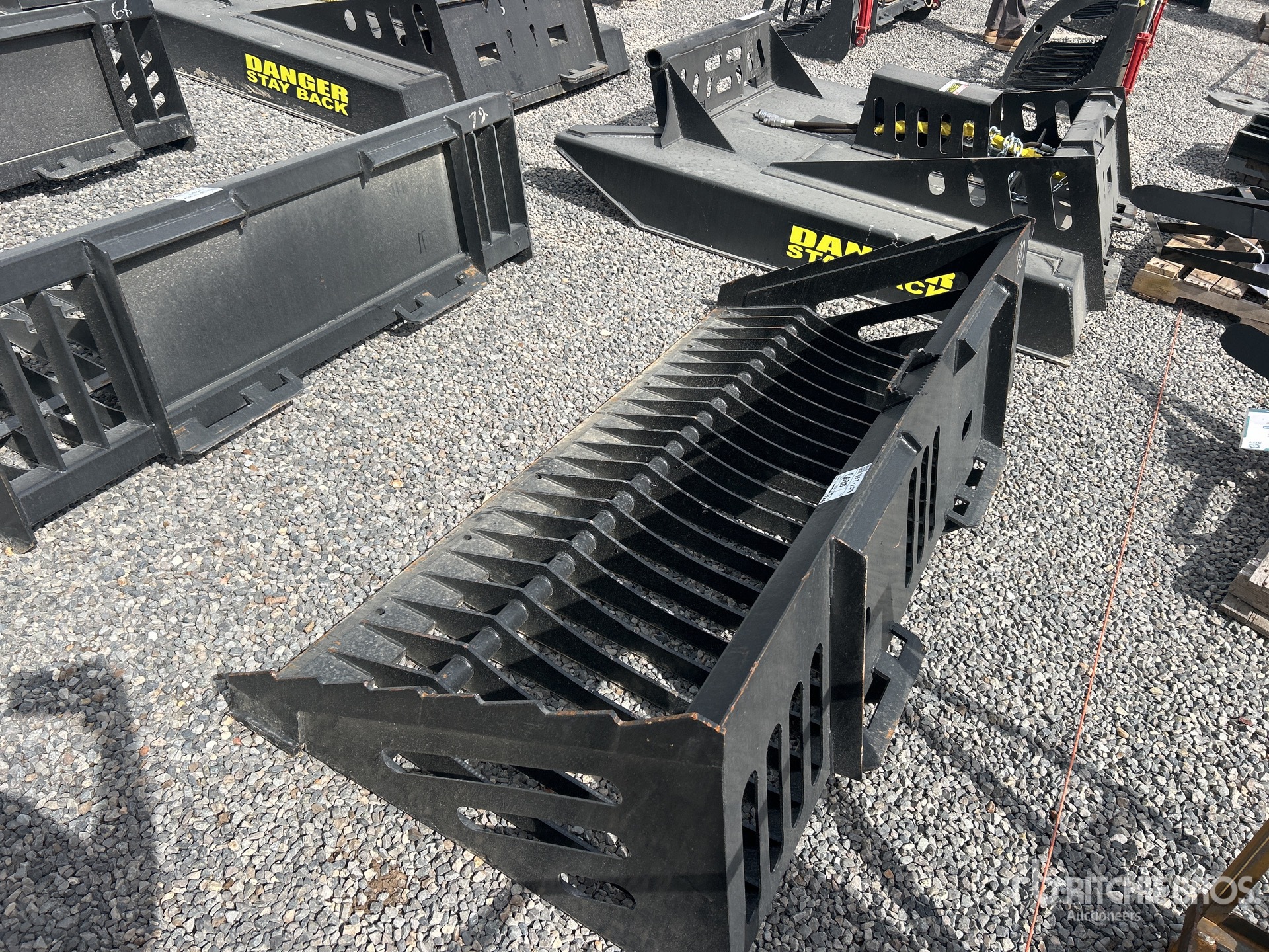 General Appearance with Foto, angolo posteriore sinistro